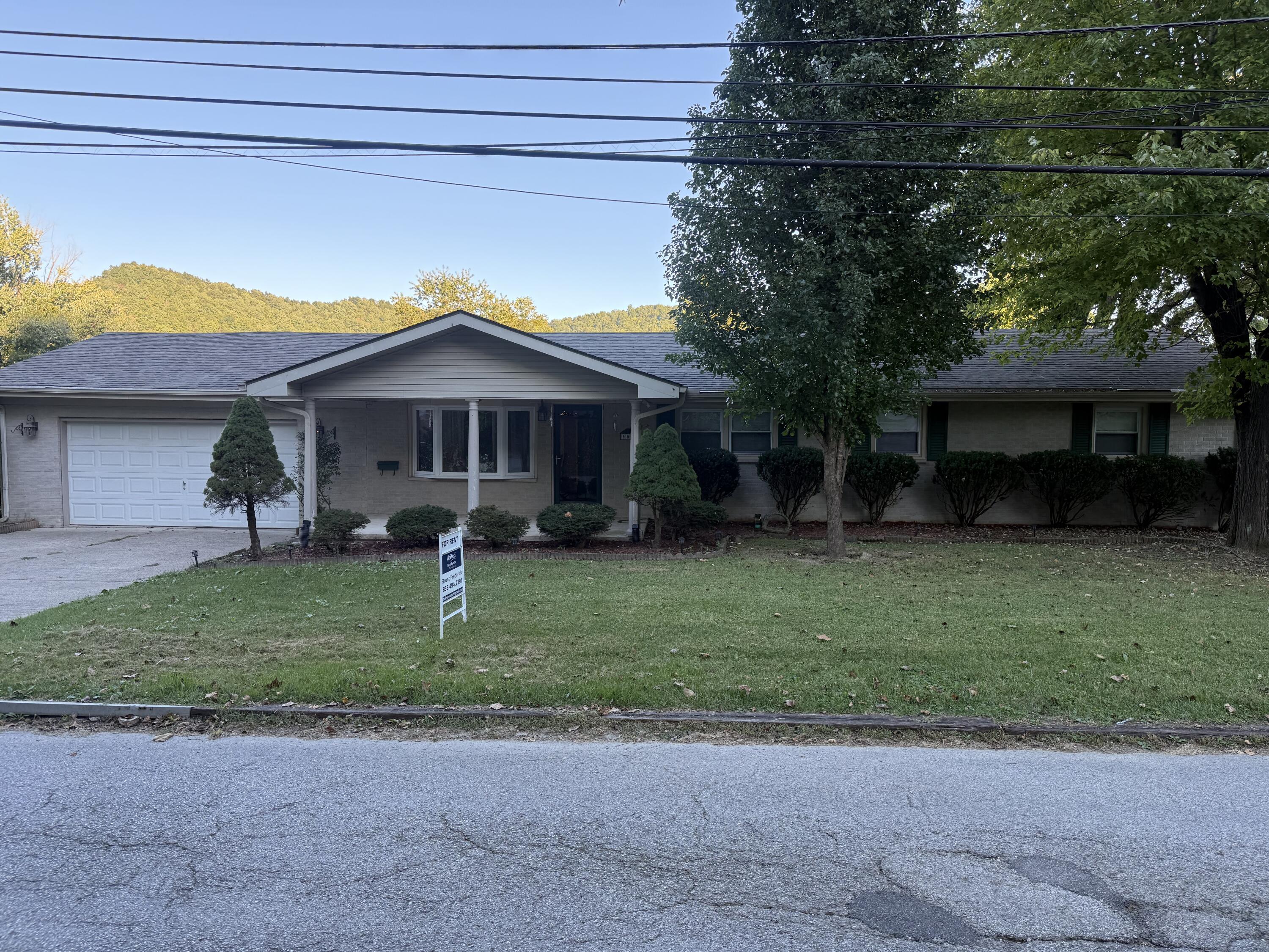 556 W Sun Street Property Photo 1
