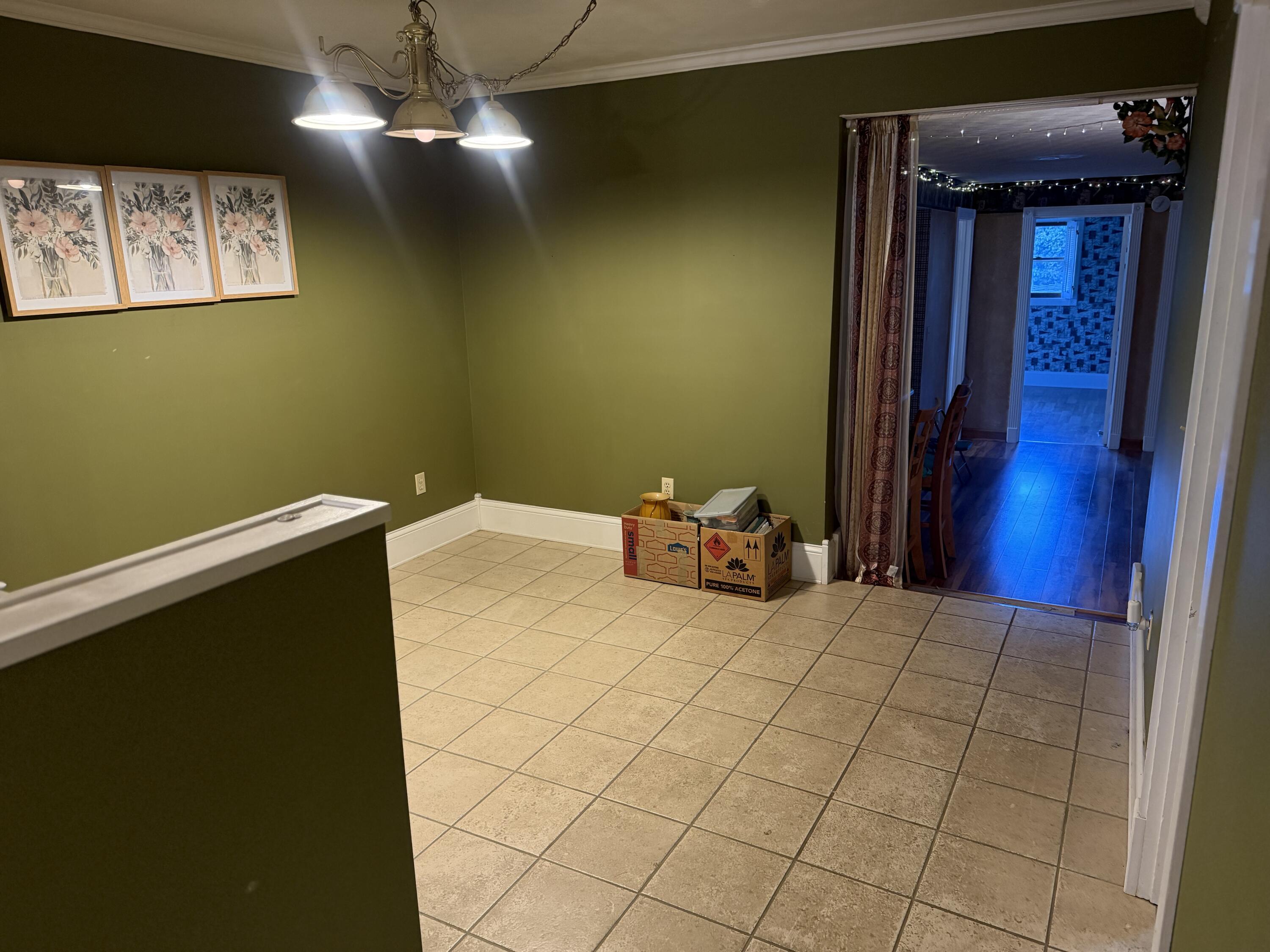 556 W Sun Street Property Photo 5
