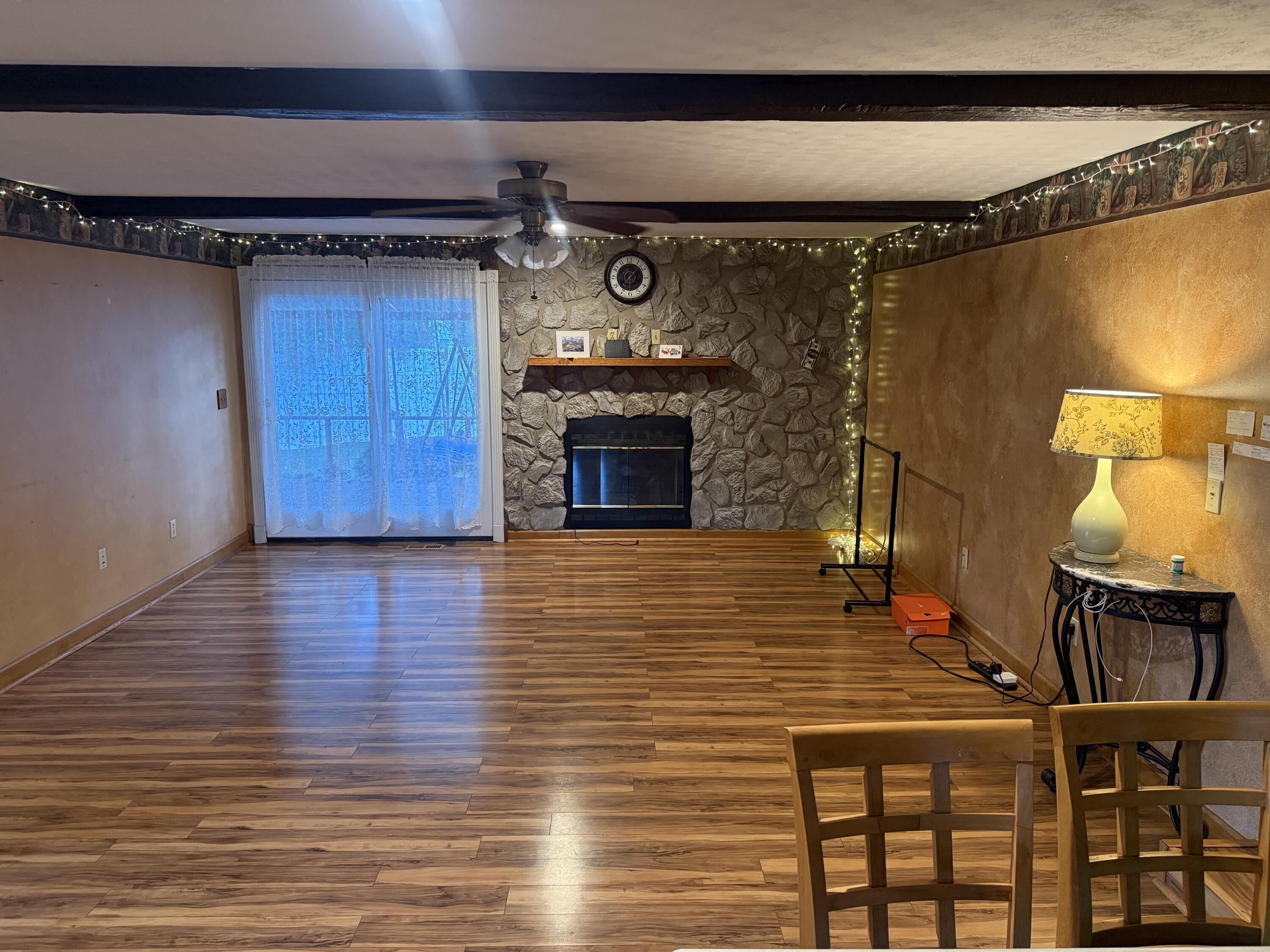 556 W Sun Street Property Photo 8