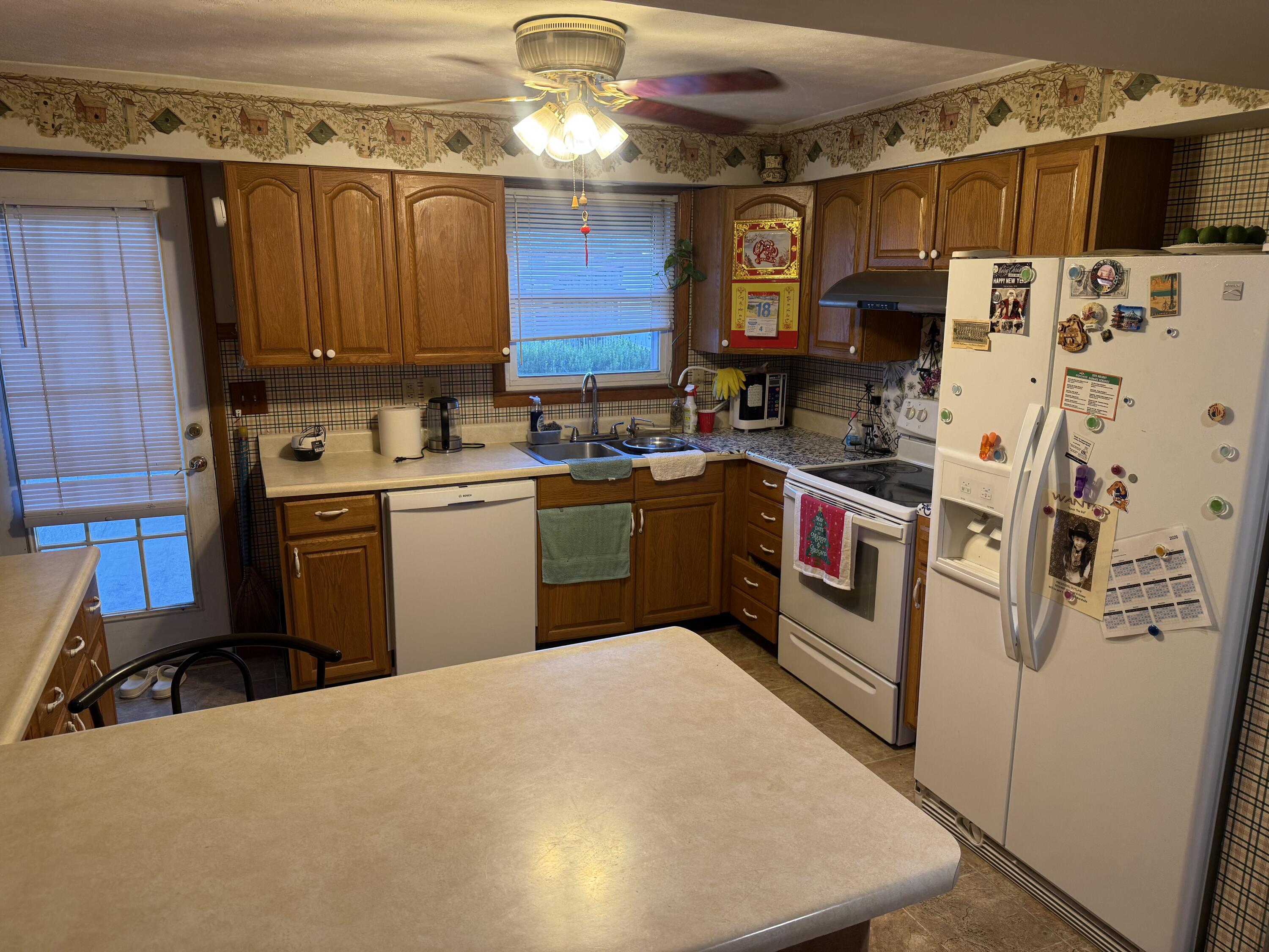 556 W Sun Street Property Photo 9