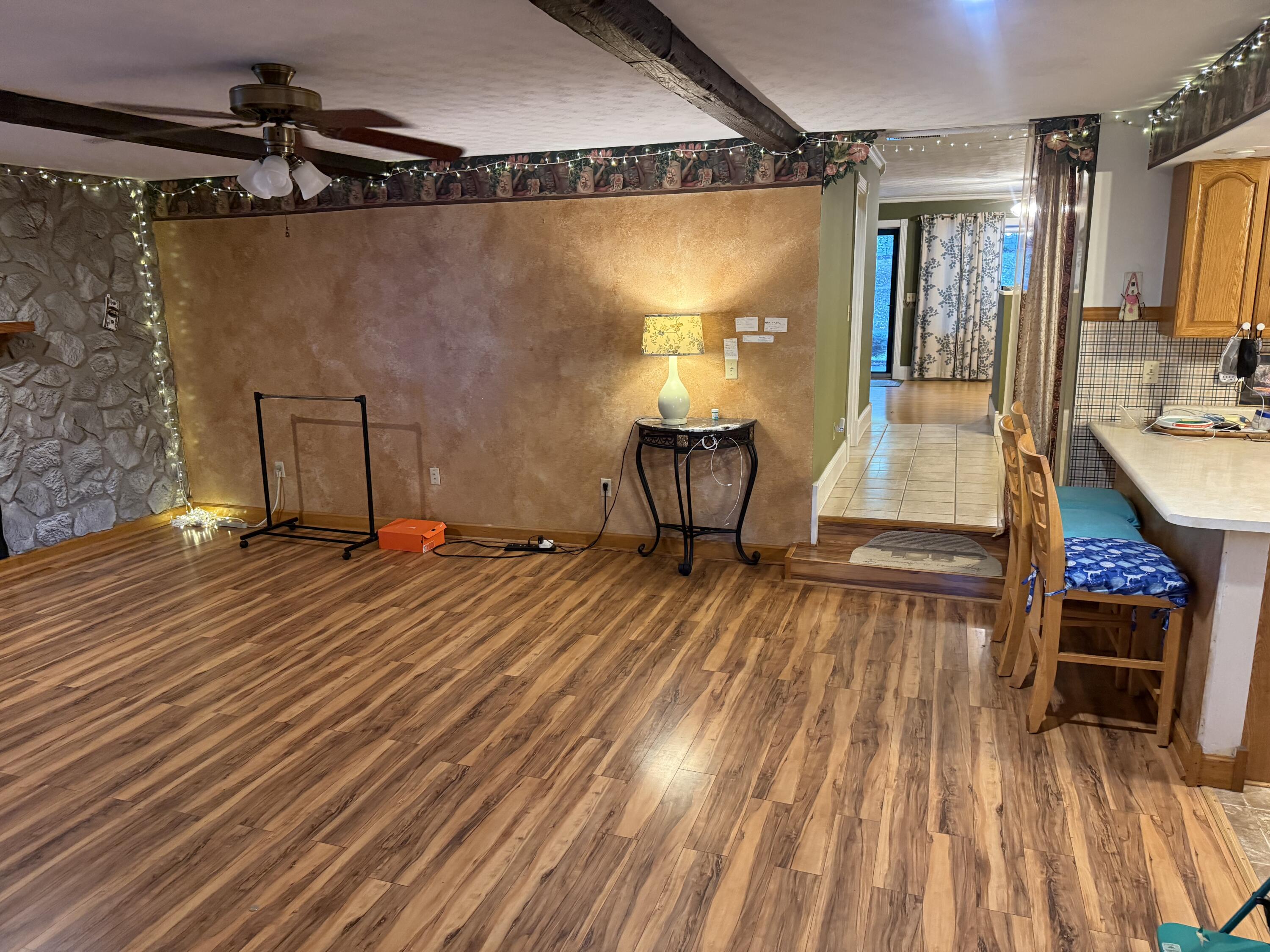 556 W Sun Street Property Photo 11