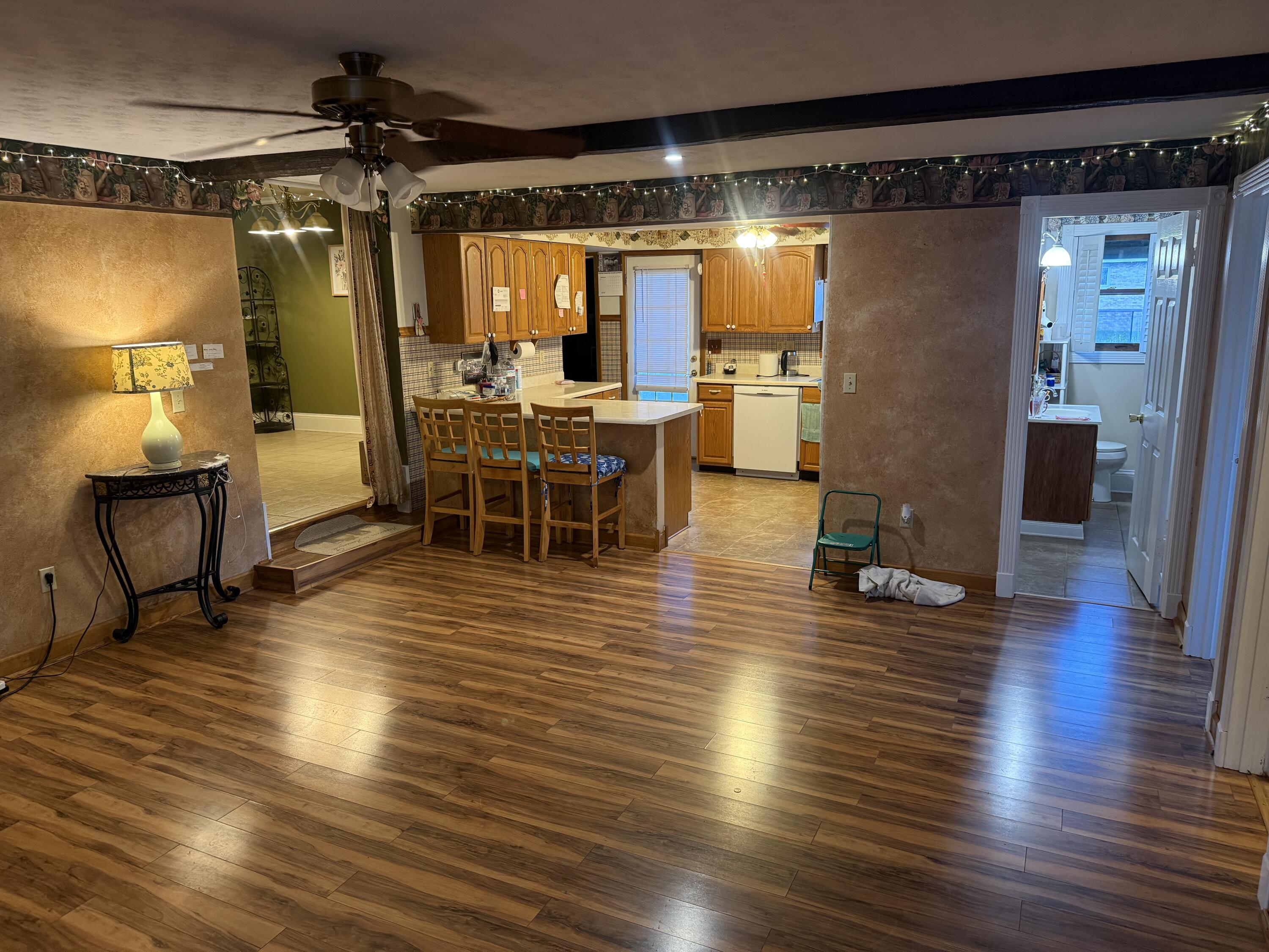 556 W Sun Street Property Photo 15