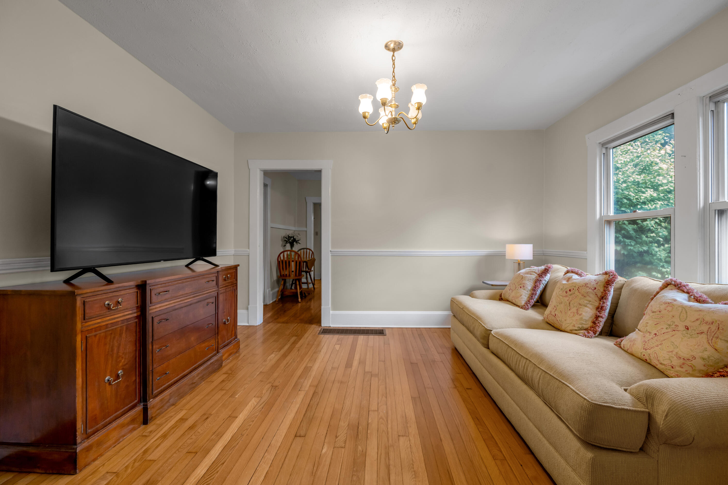 161 Suburban Court Property Photo 8