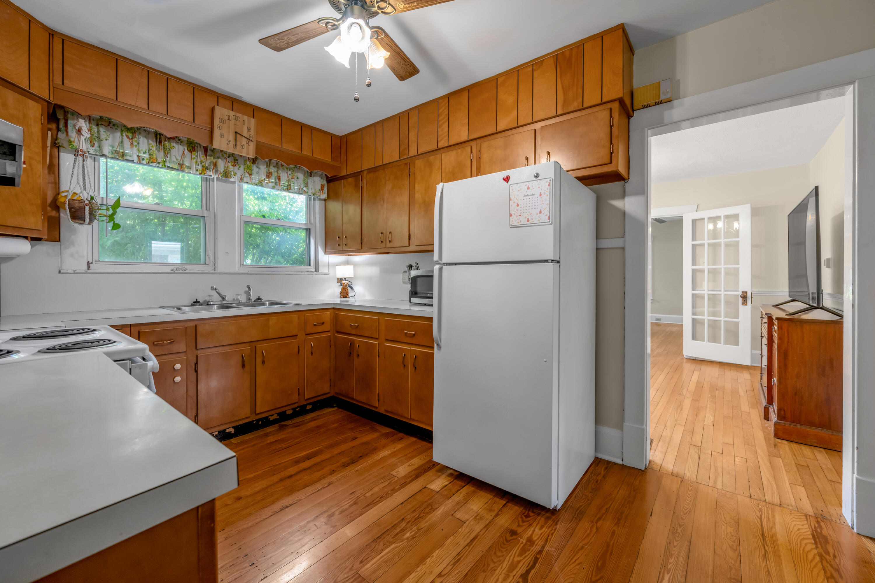 161 Suburban Court Property Photo 12