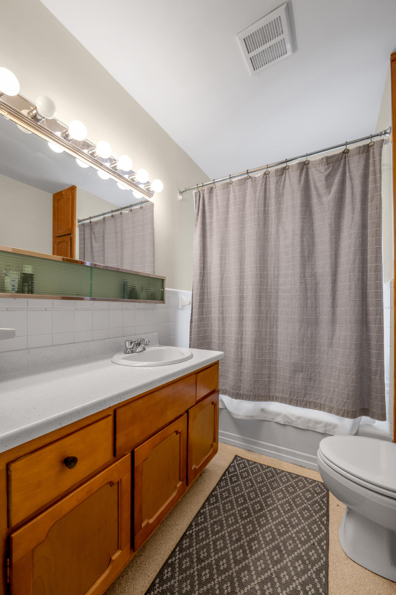 161 Suburban Court Property Photo 19