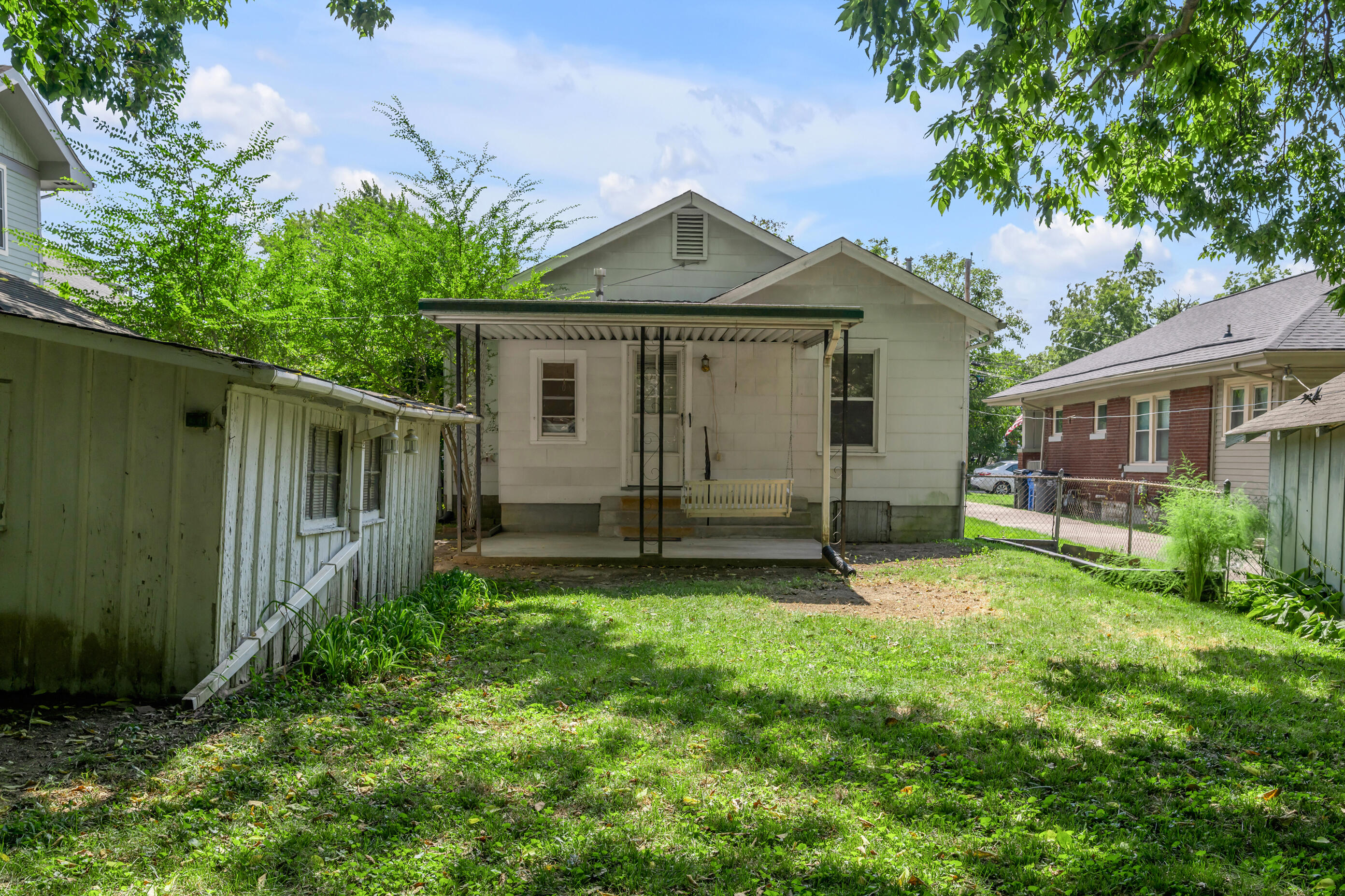 161 Suburban Court Property Photo 27