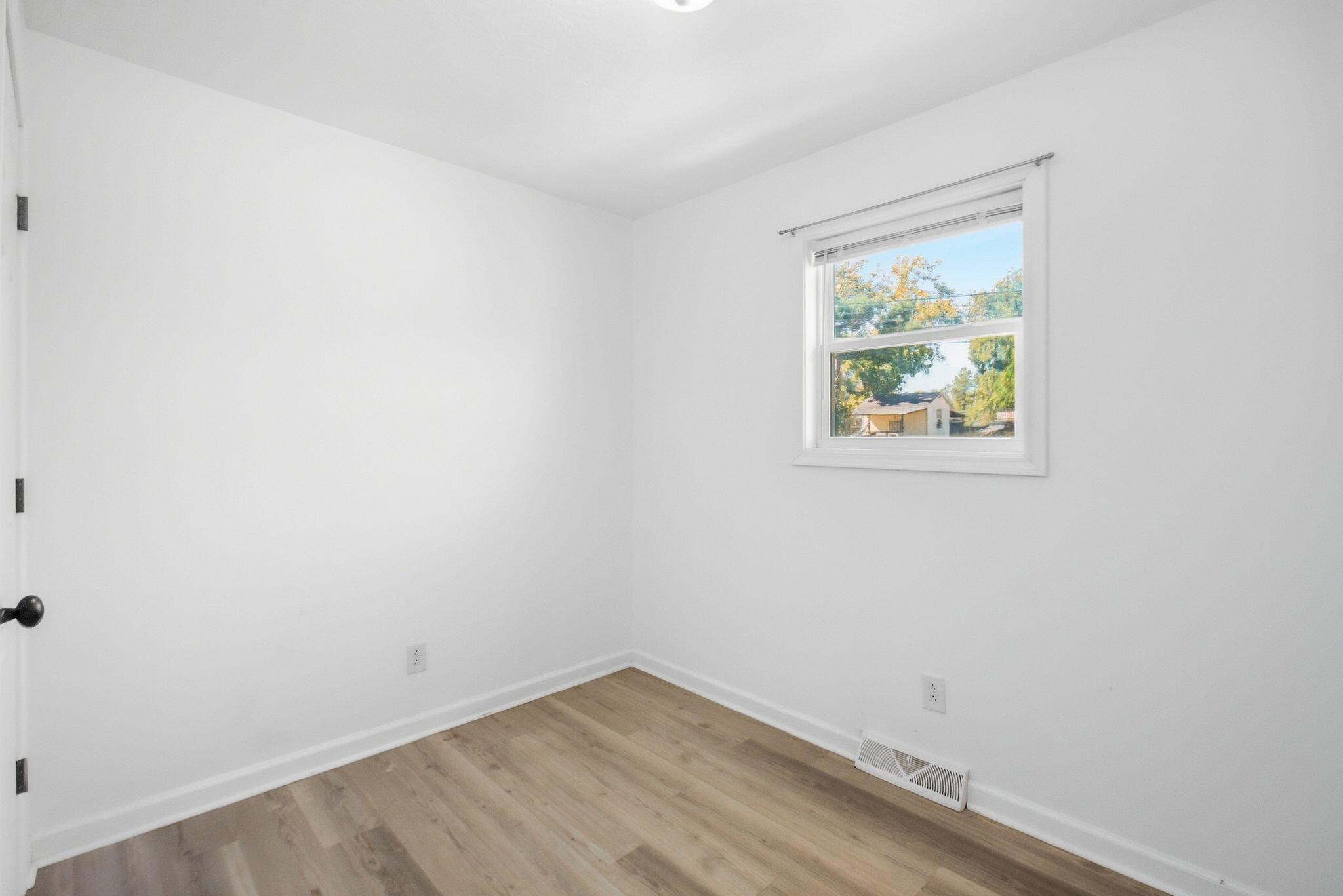 306 N Powell Avenue Property Photo 11