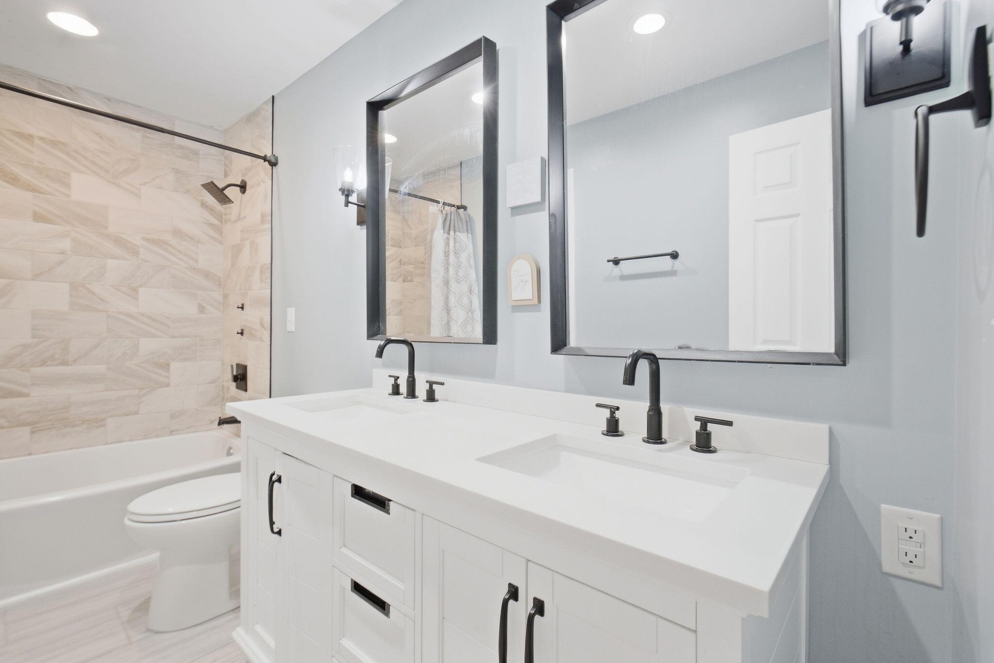 306 N Powell Avenue Property Photo 13