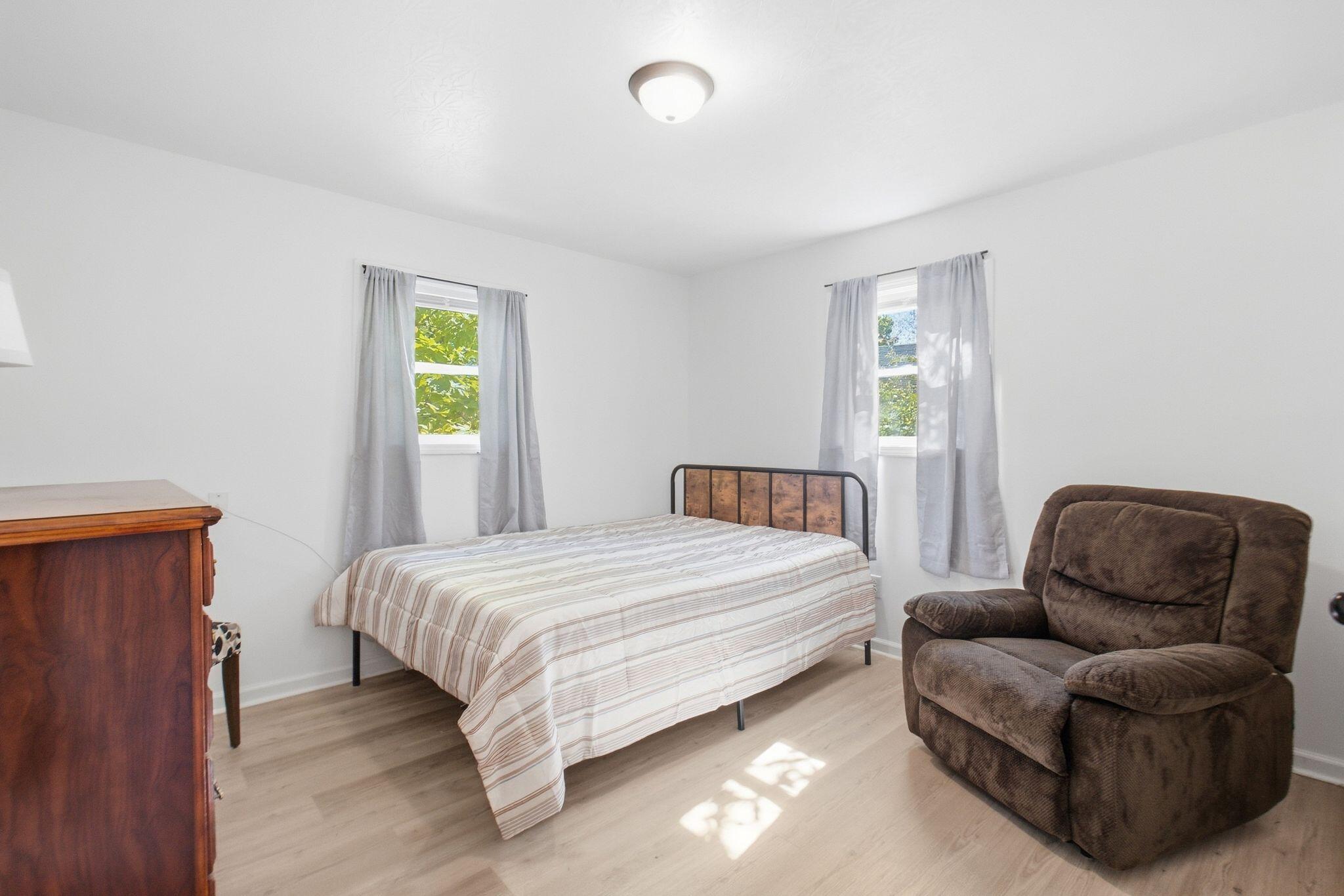 306 N Powell Avenue Property Photo 17