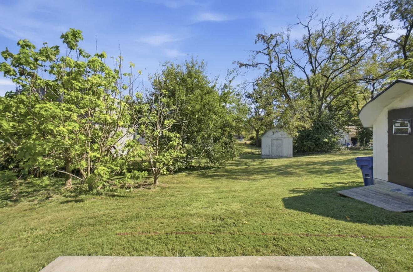 306 N Powell Avenue Property Photo 21