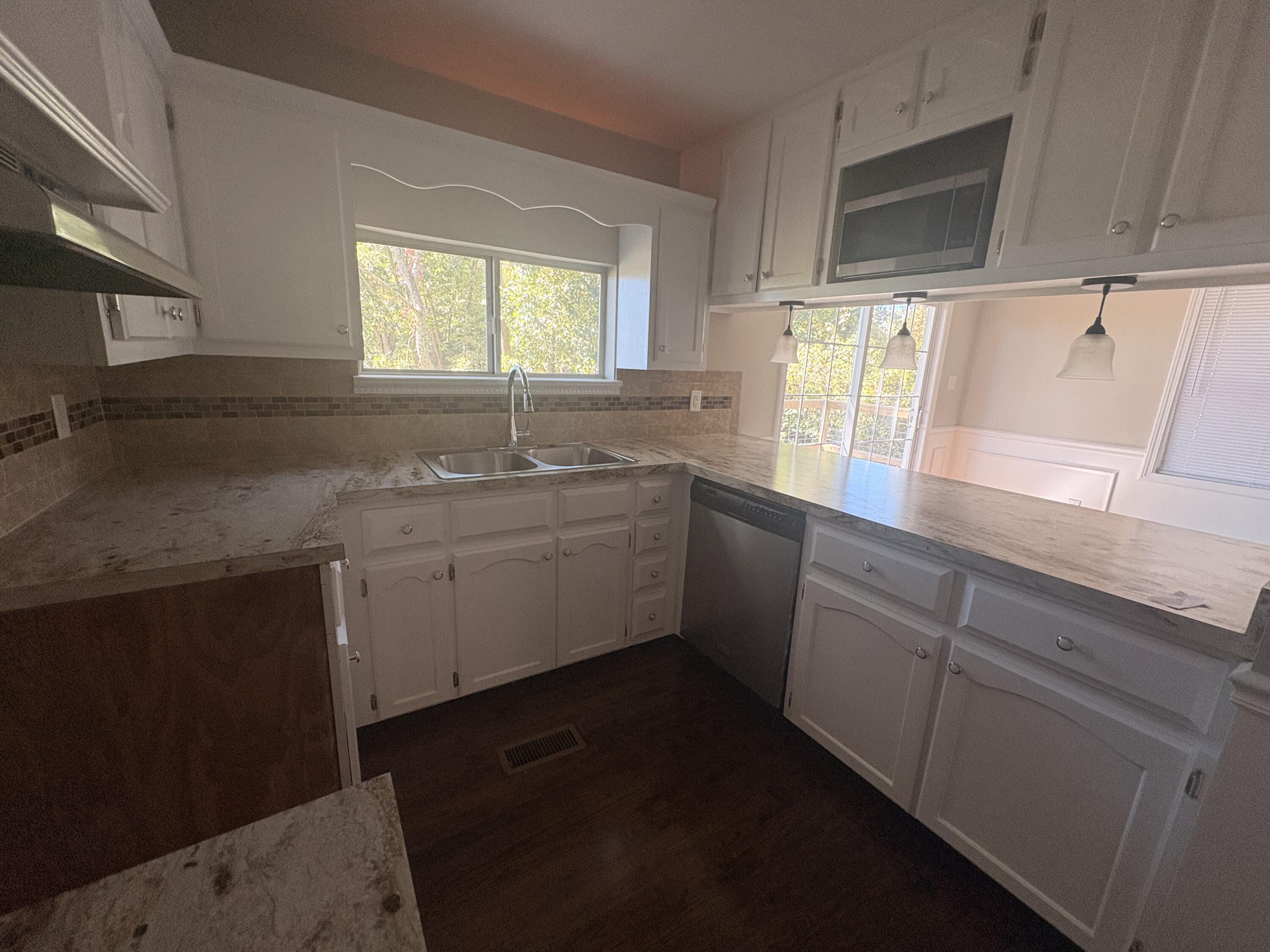 855 Azbill Road Property Photo 8