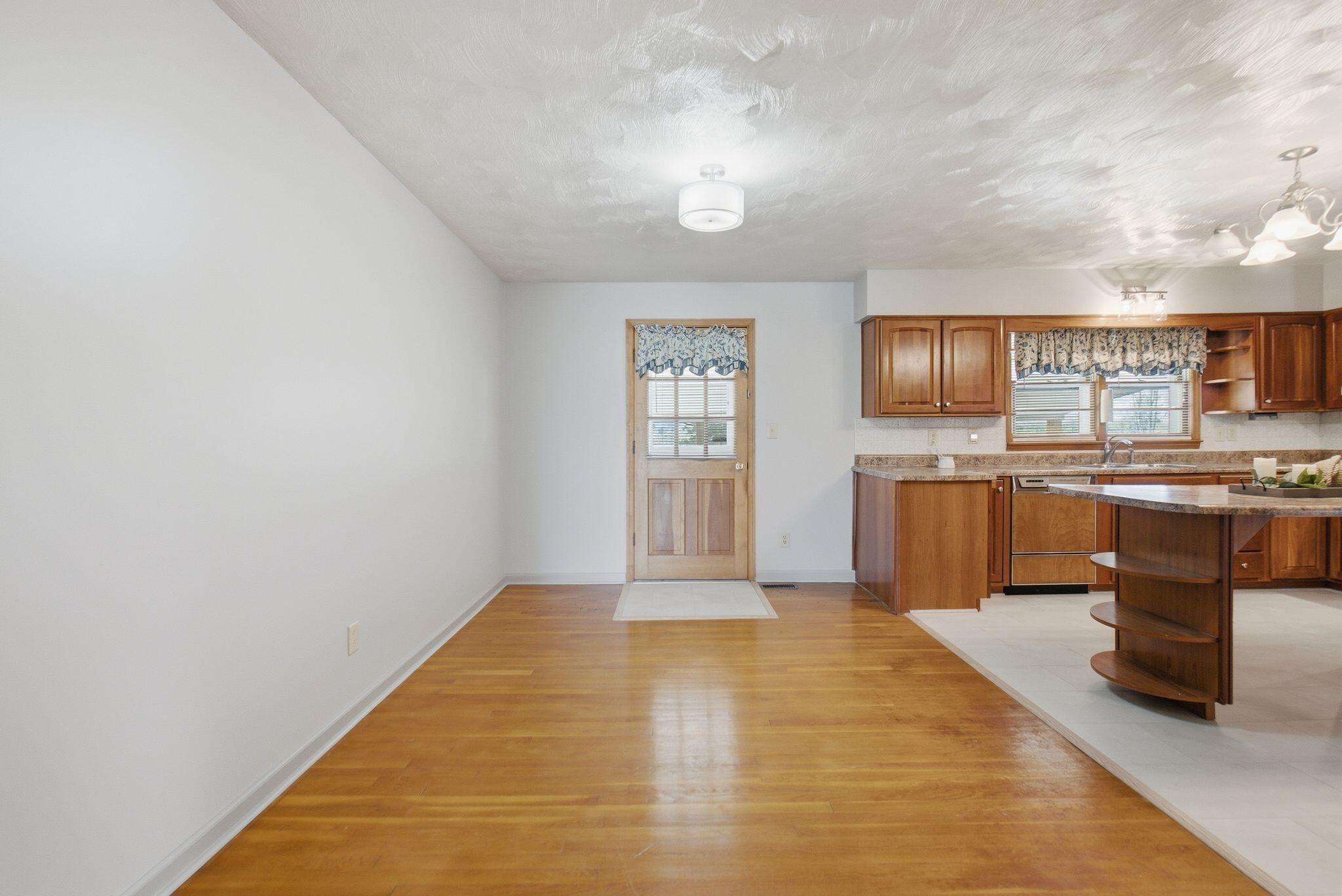 26027991 Property Photo 8