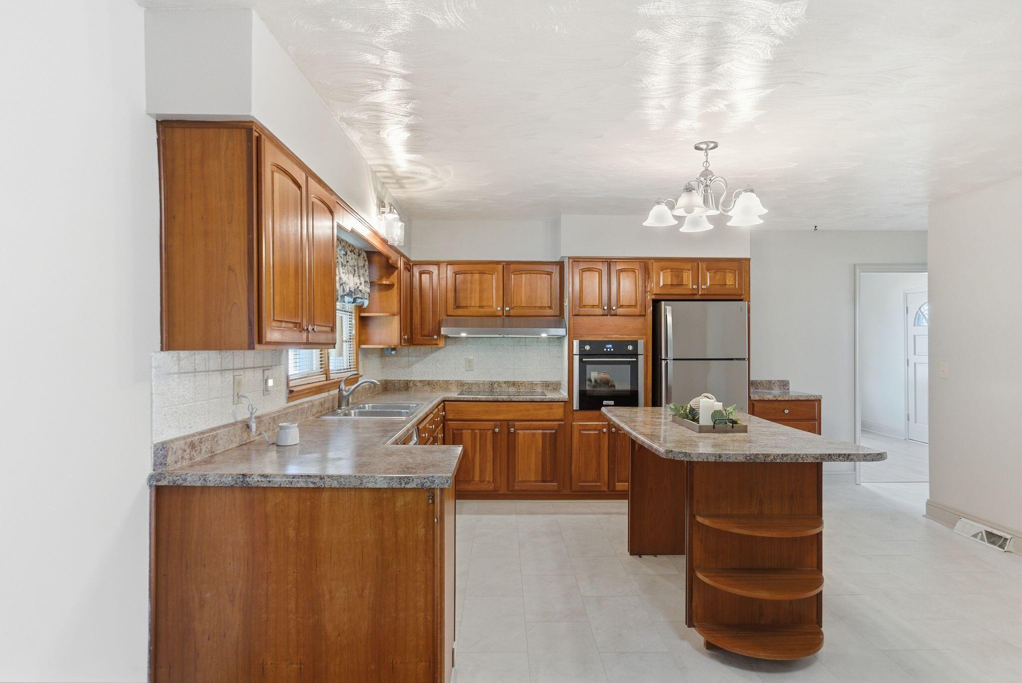 26027991 Property Photo 9