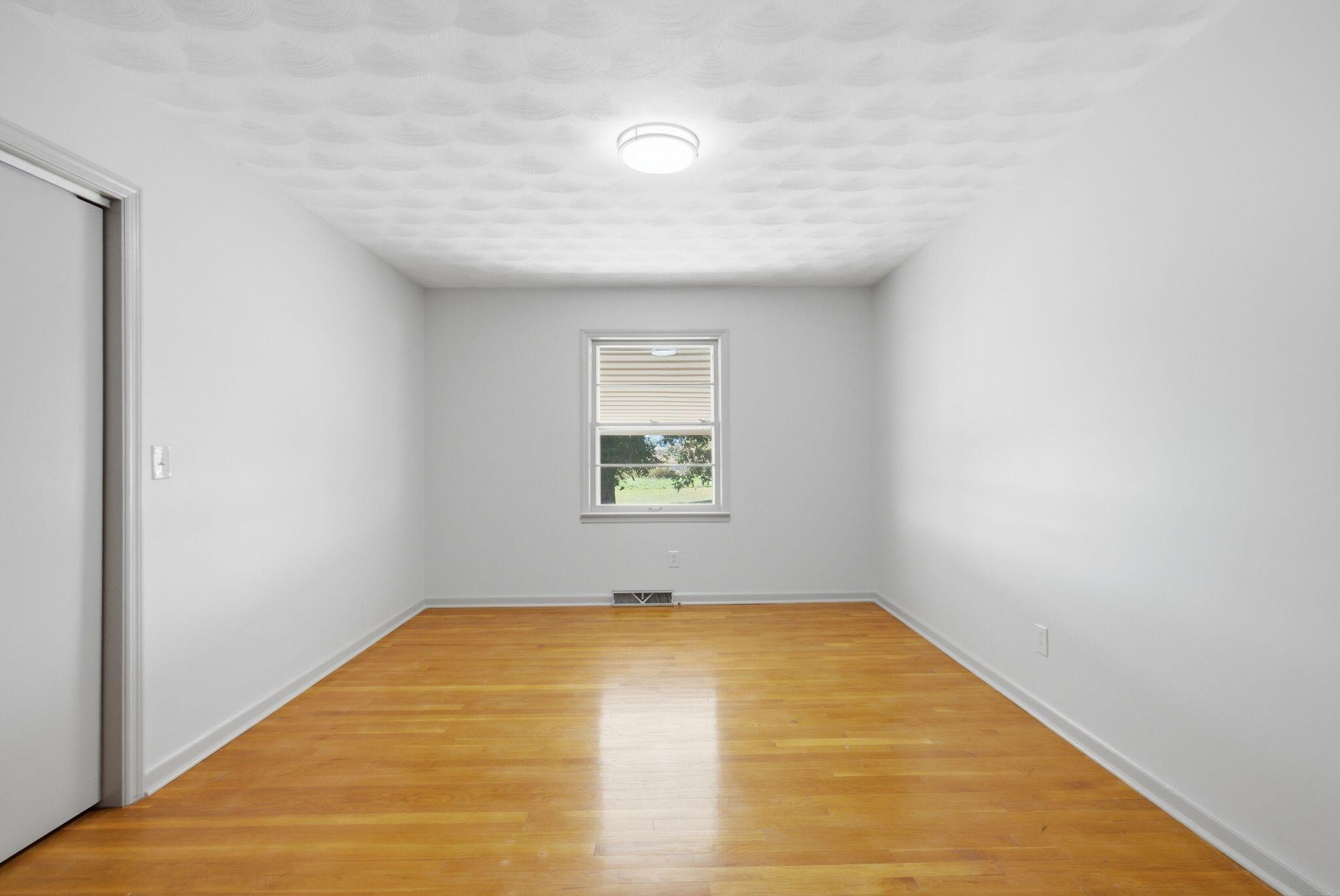 26027991 Property Photo 15