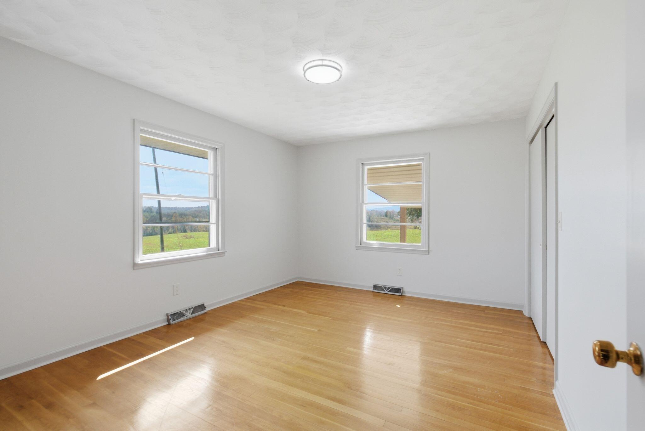 26027991 Property Photo 16