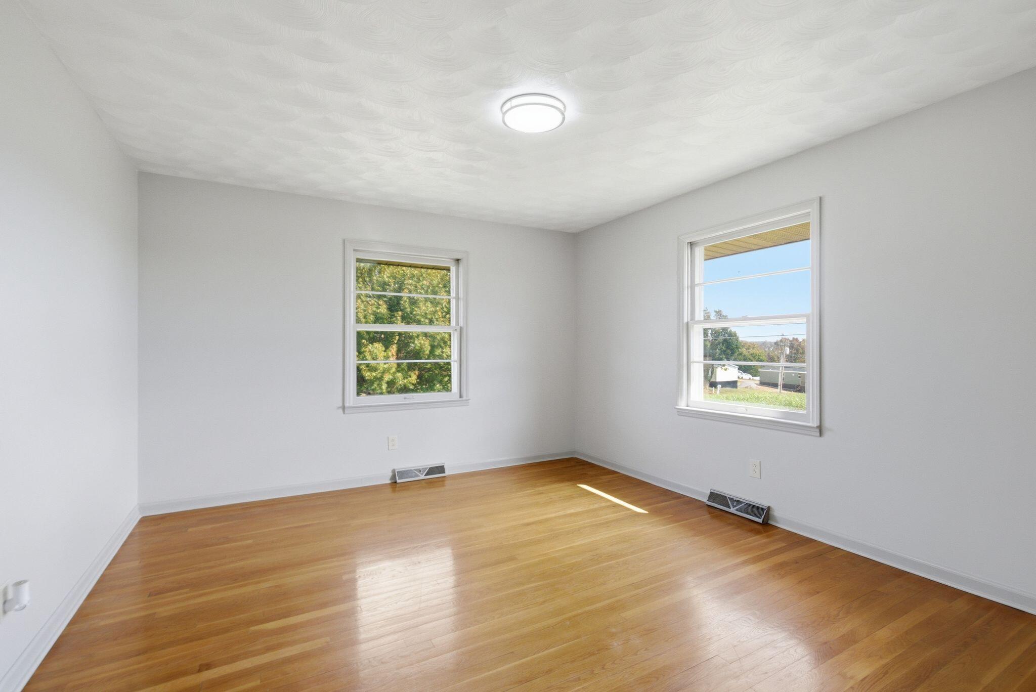 26027991 Property Photo 17