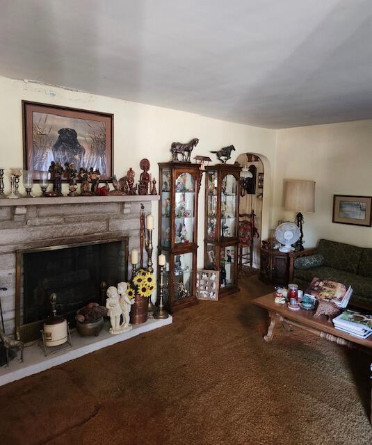 716 Seattle Drive Property Photo 2