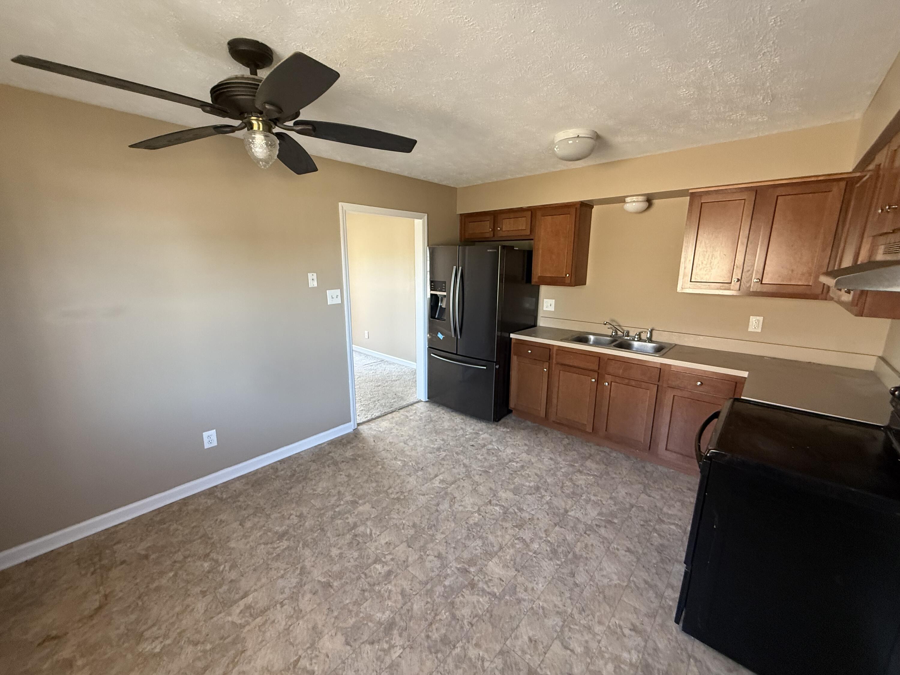 121 Arrowhead Road Property Photo 2