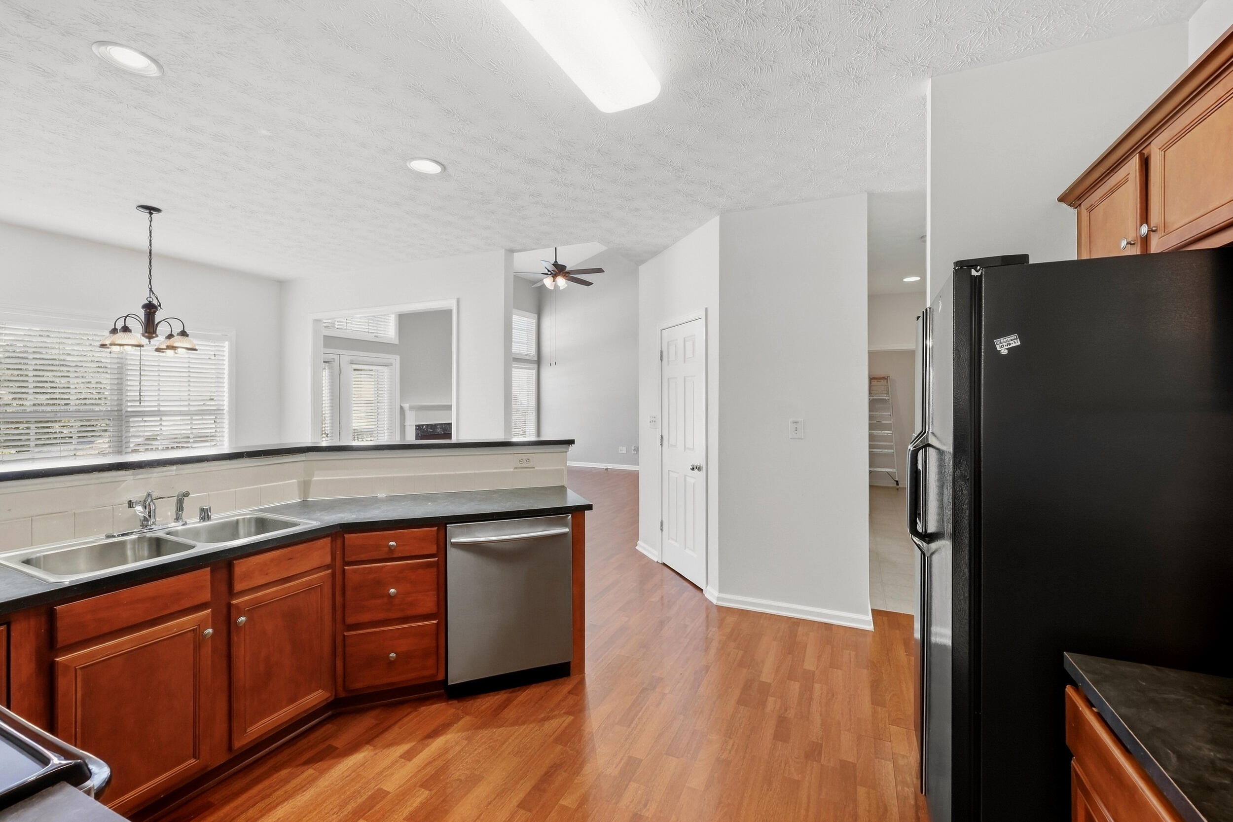 504 Thames Circle Property Photo 9