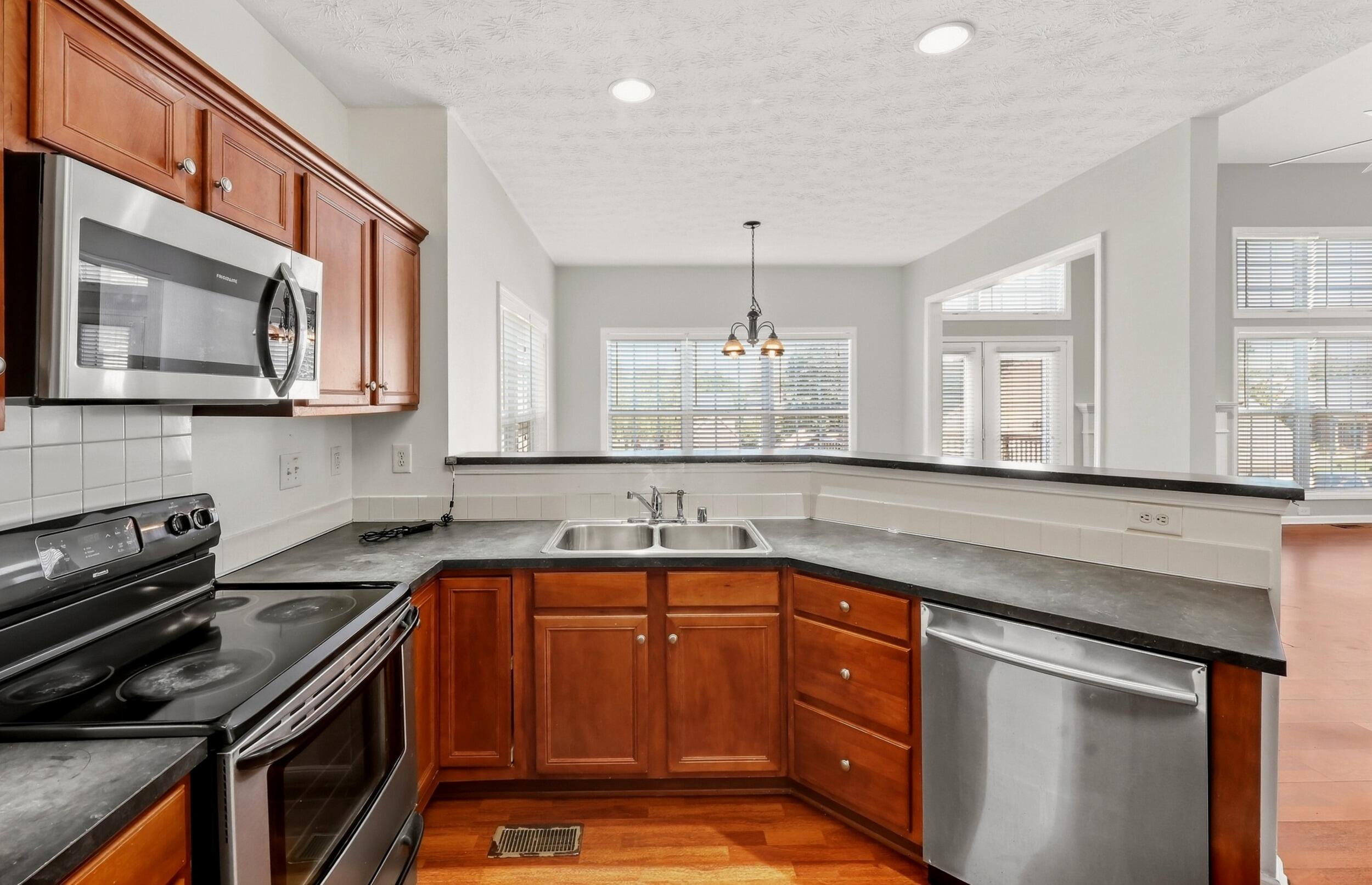 504 Thames Circle Property Photo 10
