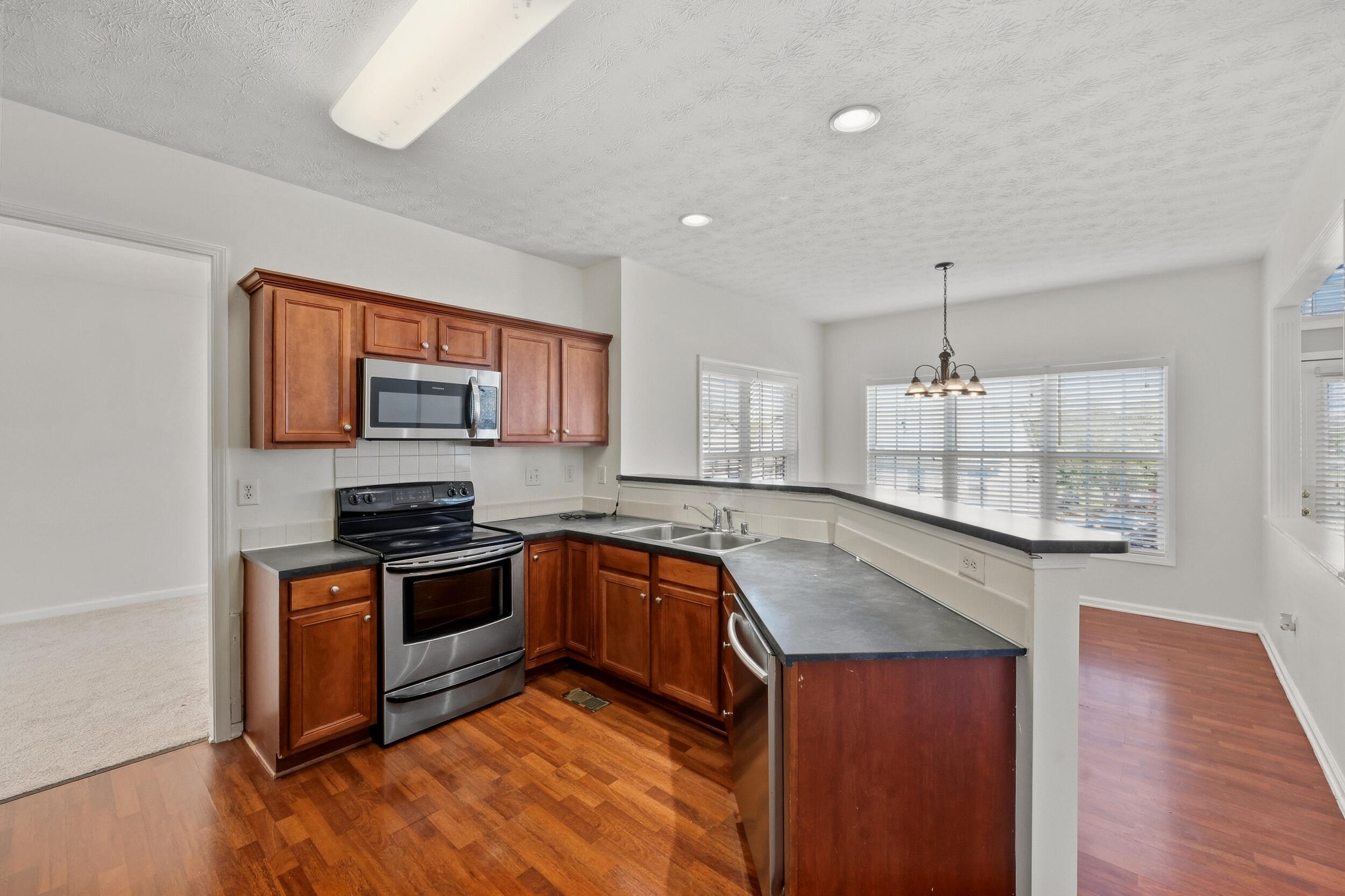 504 Thames Circle Property Photo 11