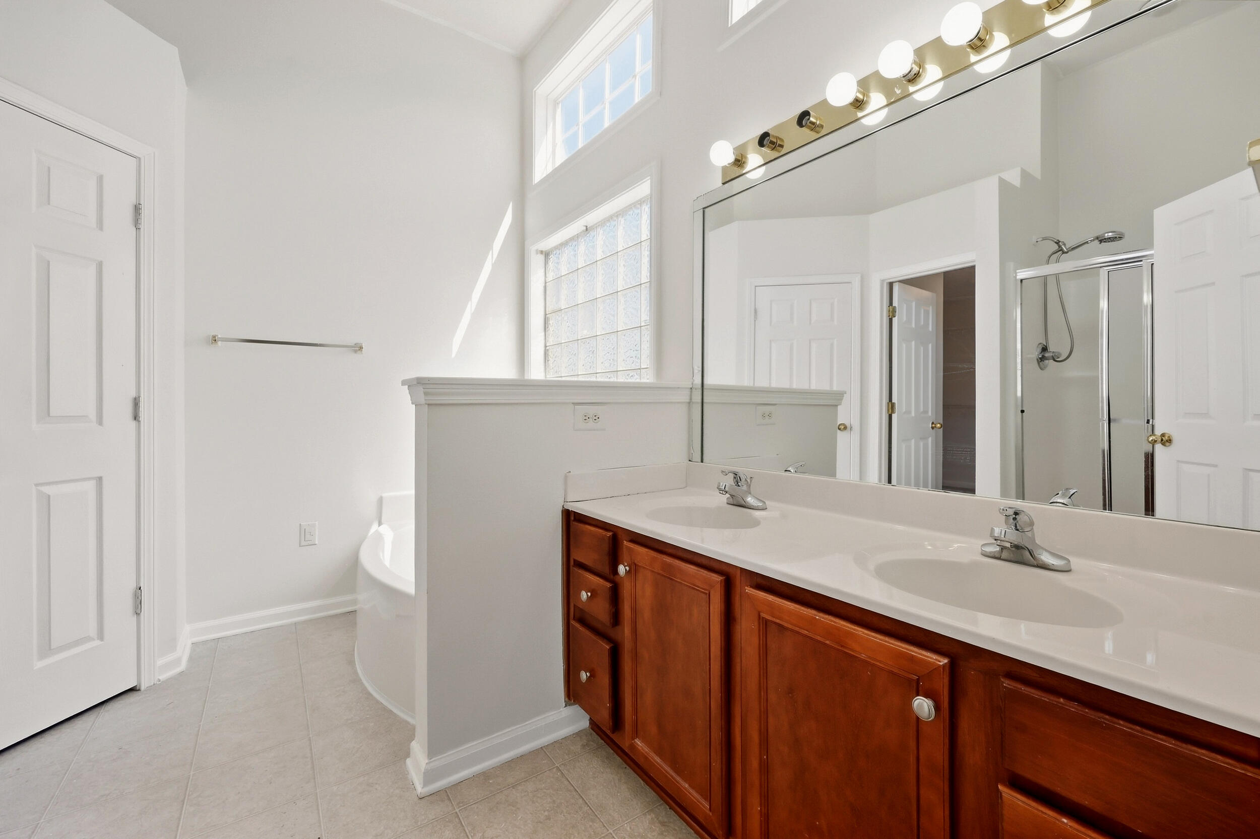 504 Thames Circle Property Photo 22