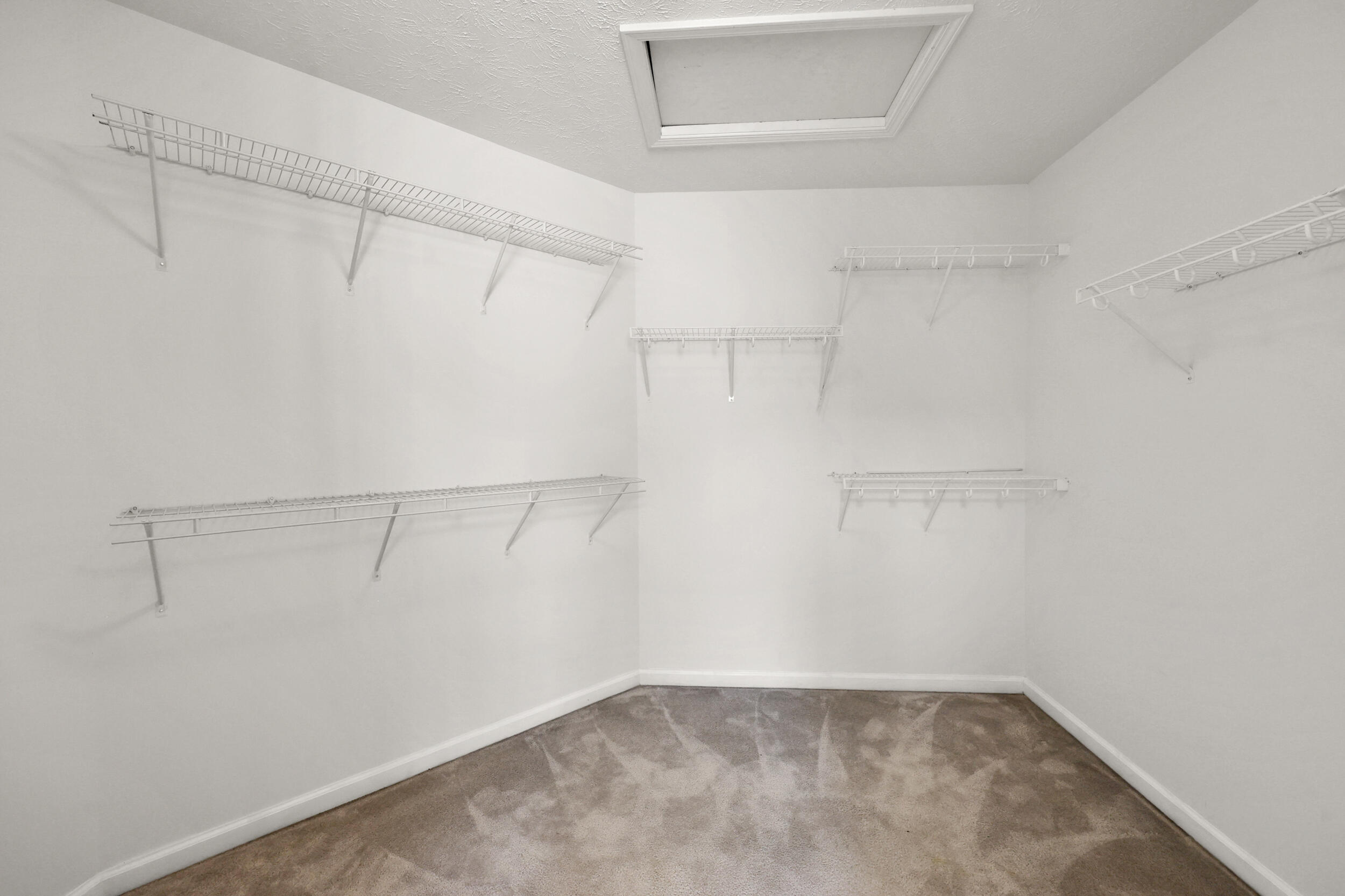 504 Thames Circle Property Photo 24