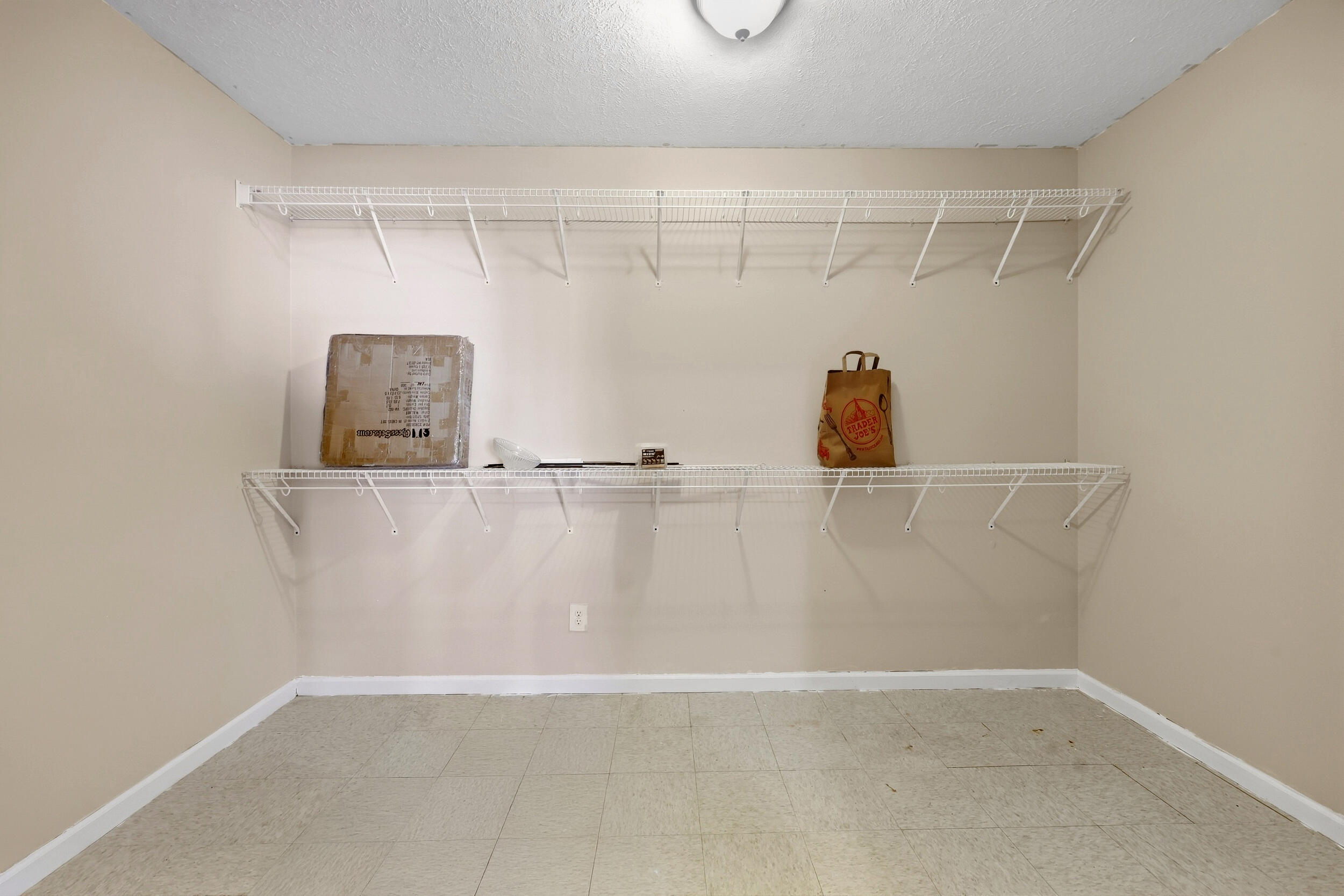 504 Thames Circle Property Photo 37