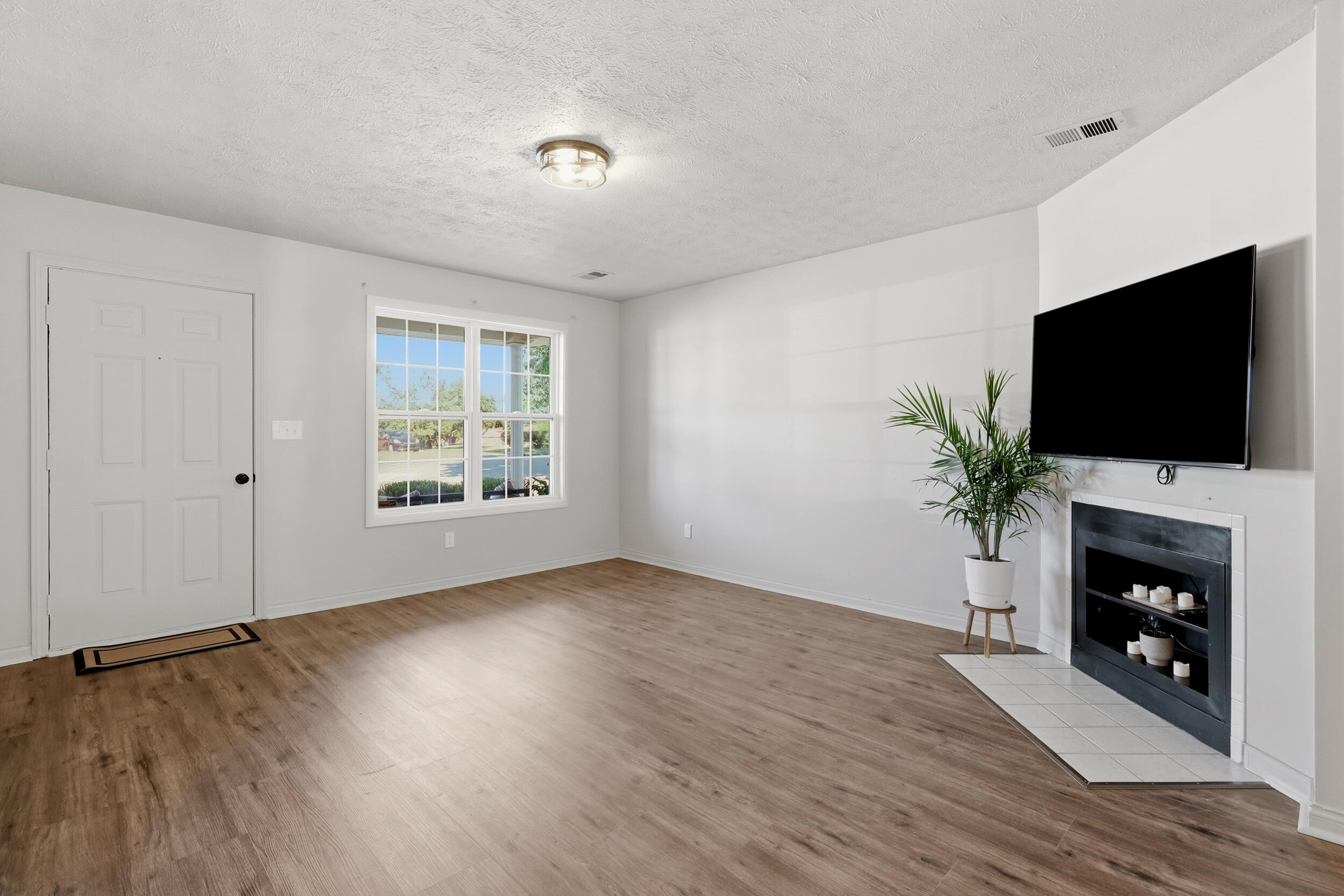 249 Courchelle Drive Property Photo 8
