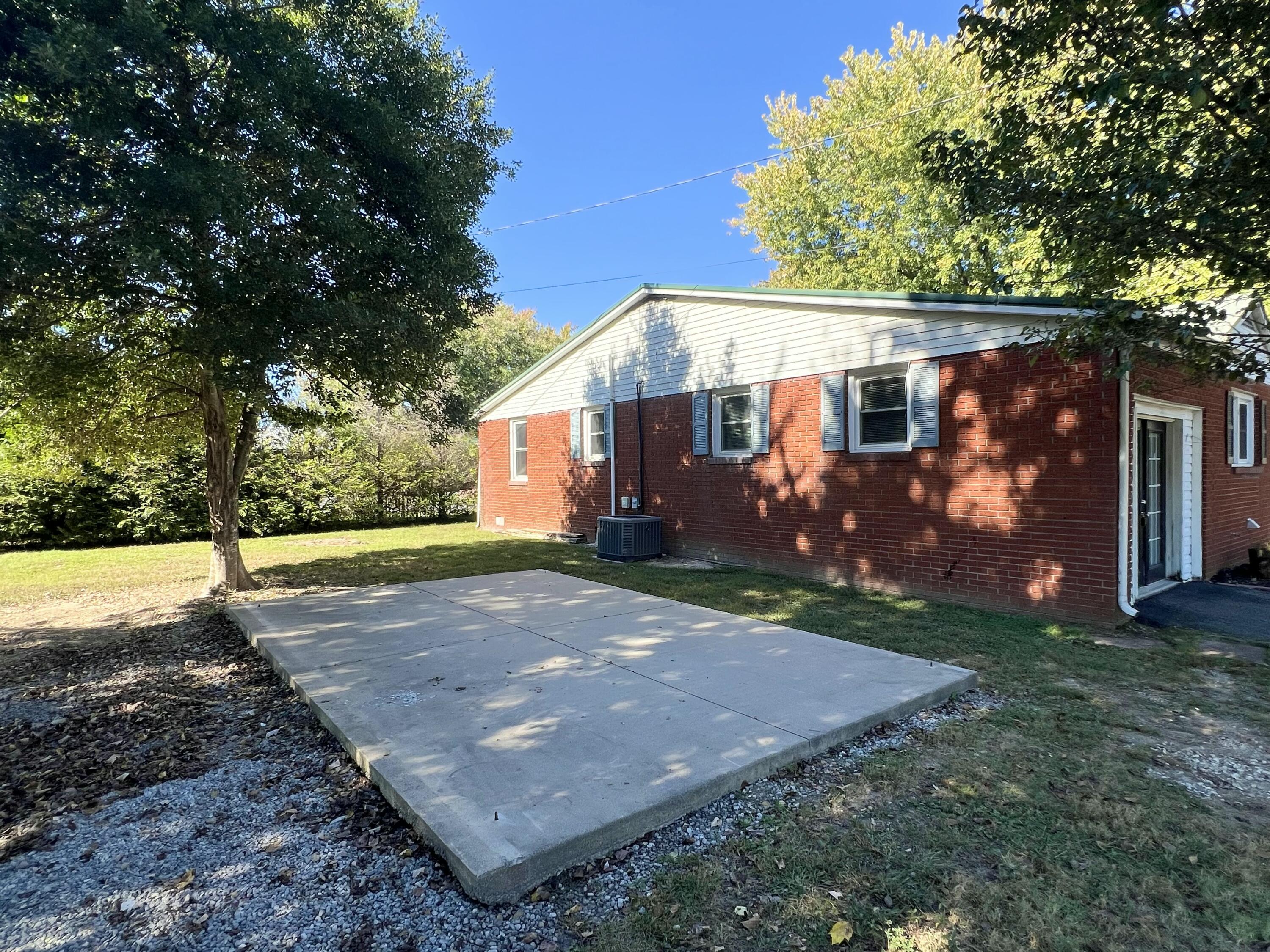 1959 W Steve Wariner Drive Property Photo 32