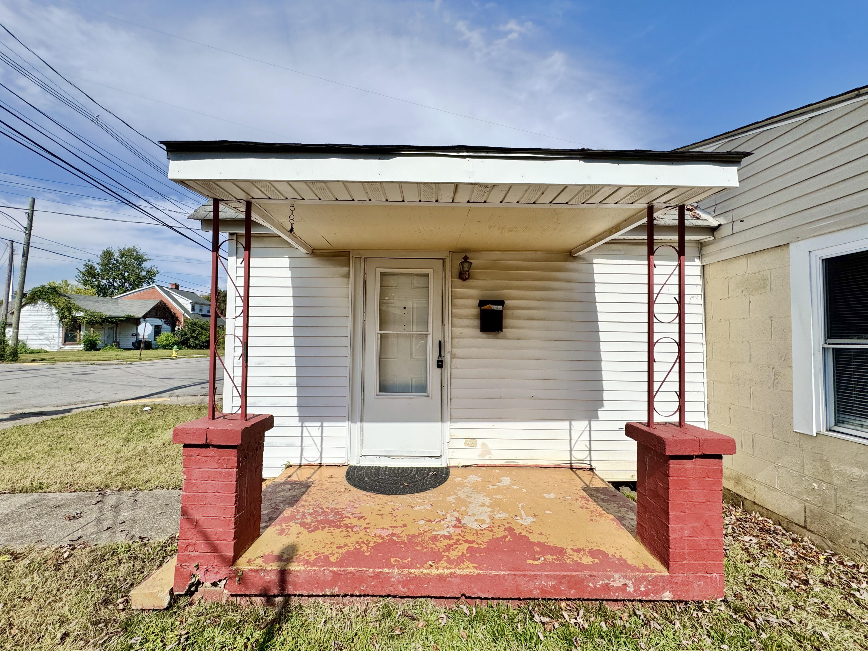 500 Robertson Street Property Photo 1