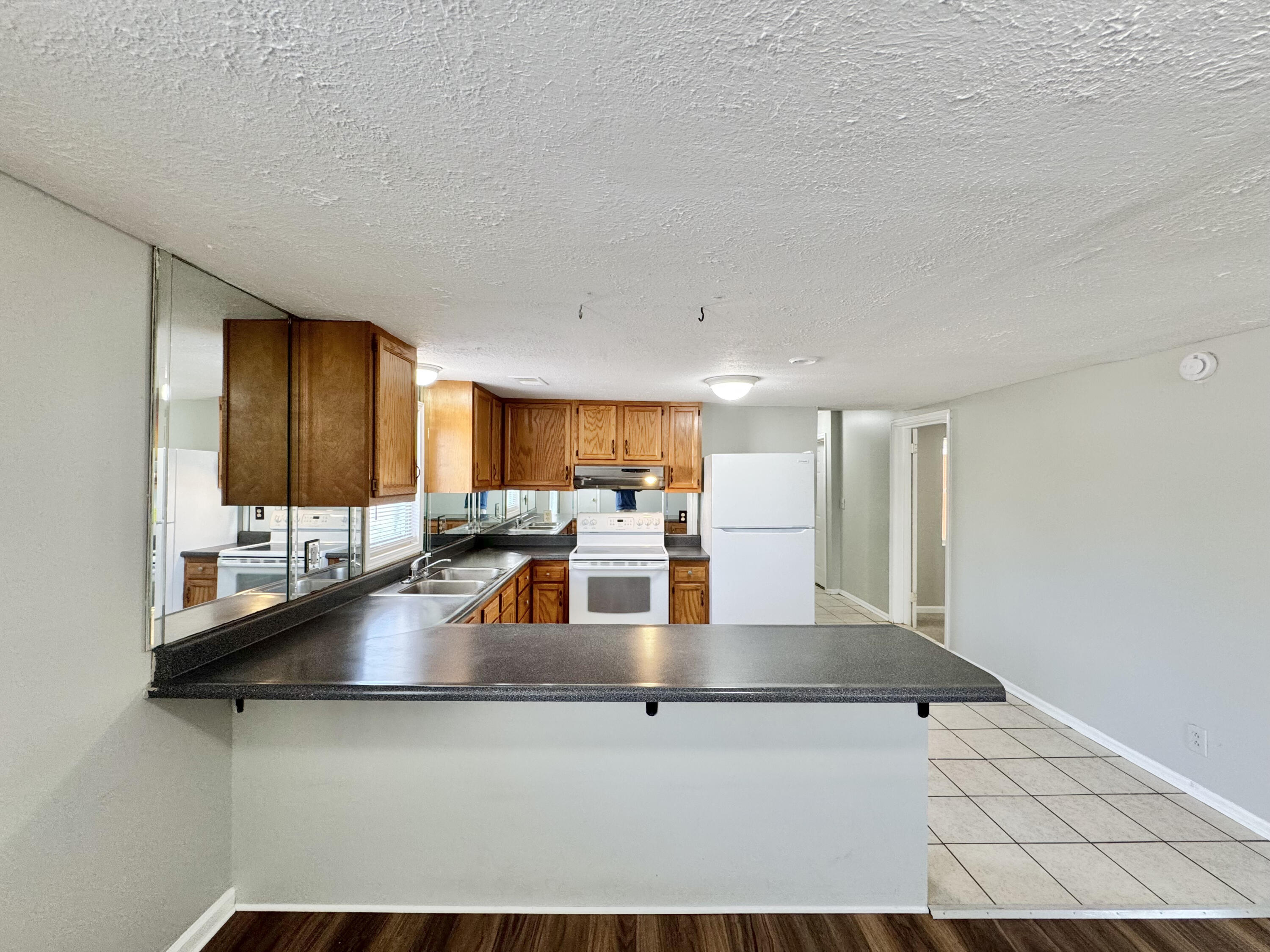 500 Robertson Street Property Photo 4