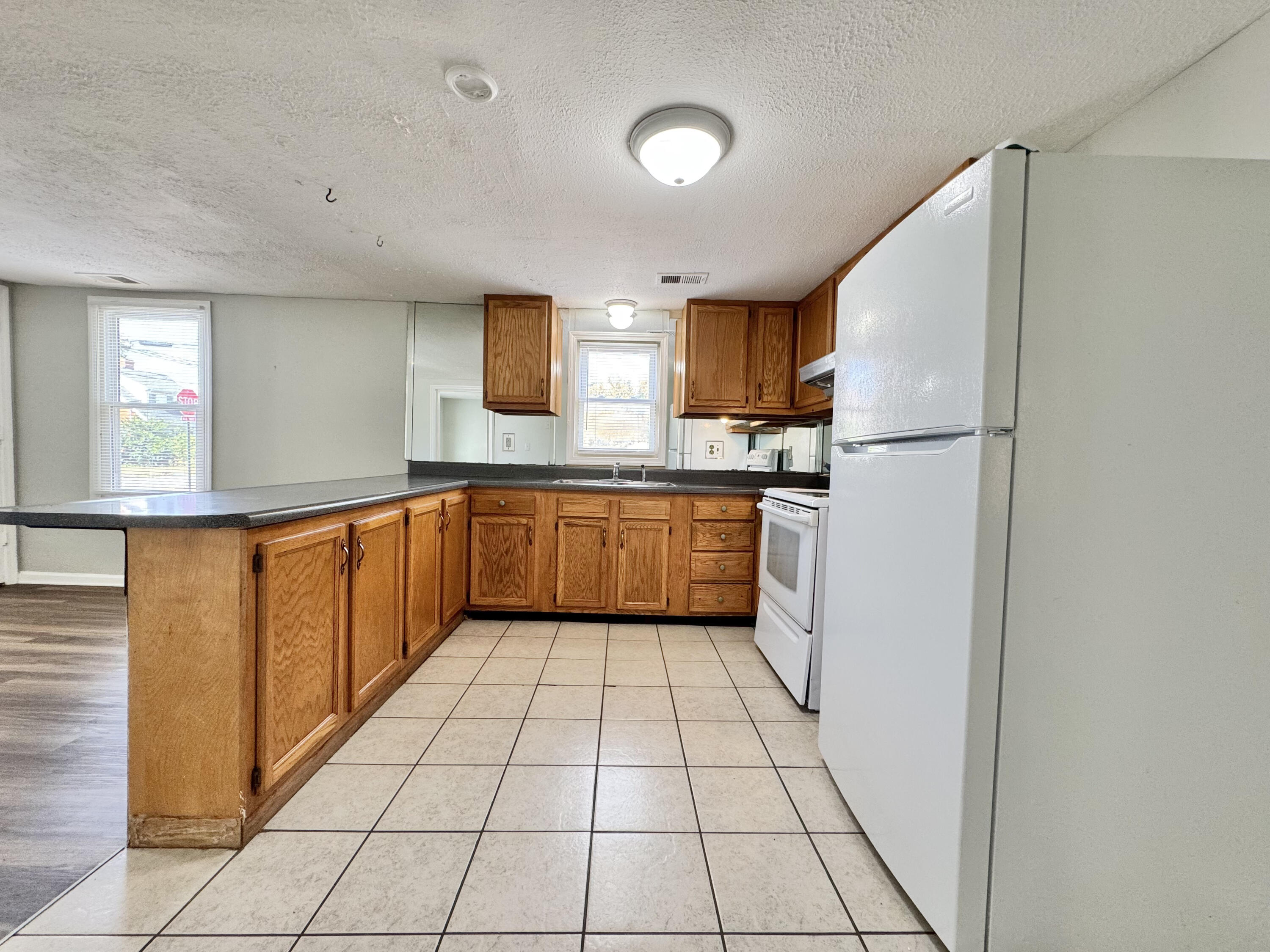500 Robertson Street Property Photo 5
