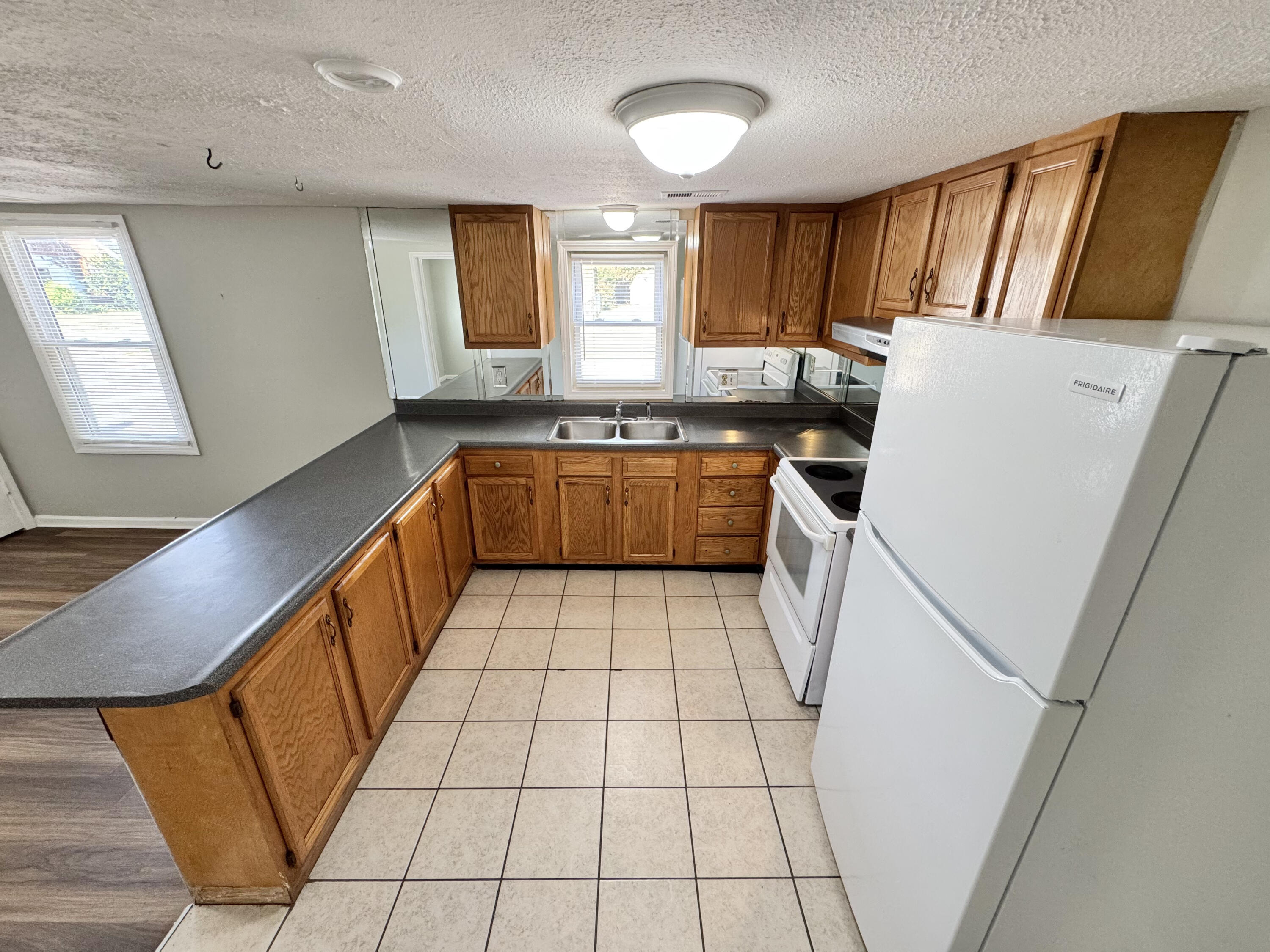 500 Robertson Street Property Photo 6