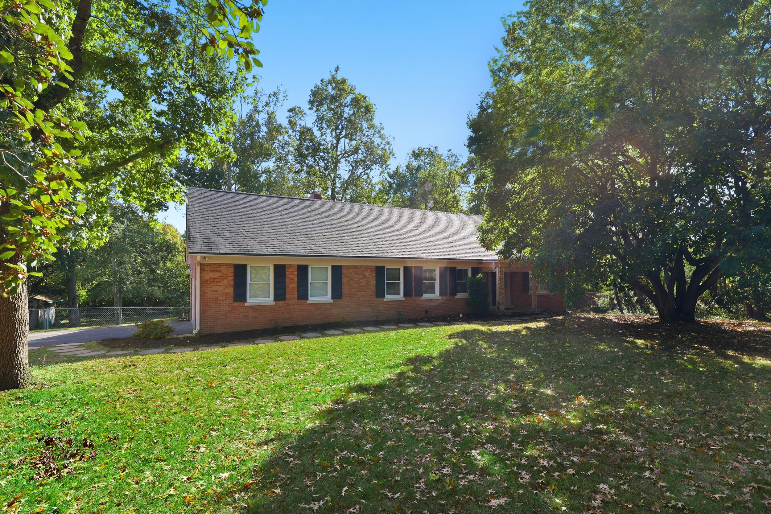 2516 Versailles Road Property Photo 1
