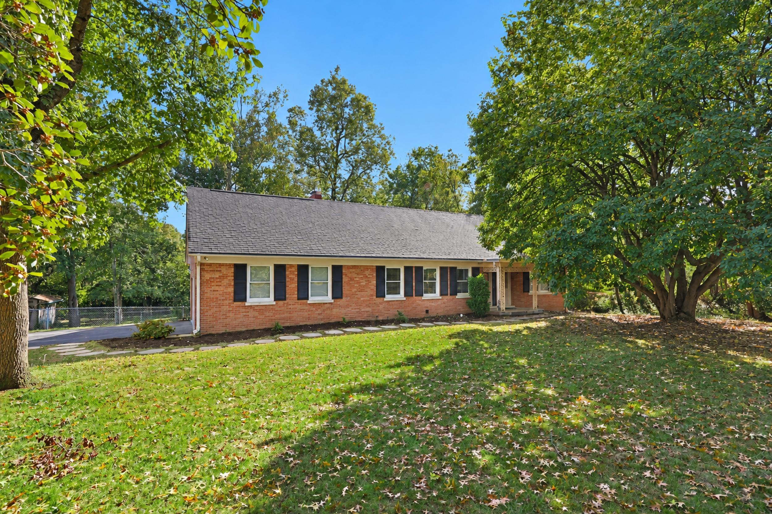 2516 Versailles Road Property Photo 1