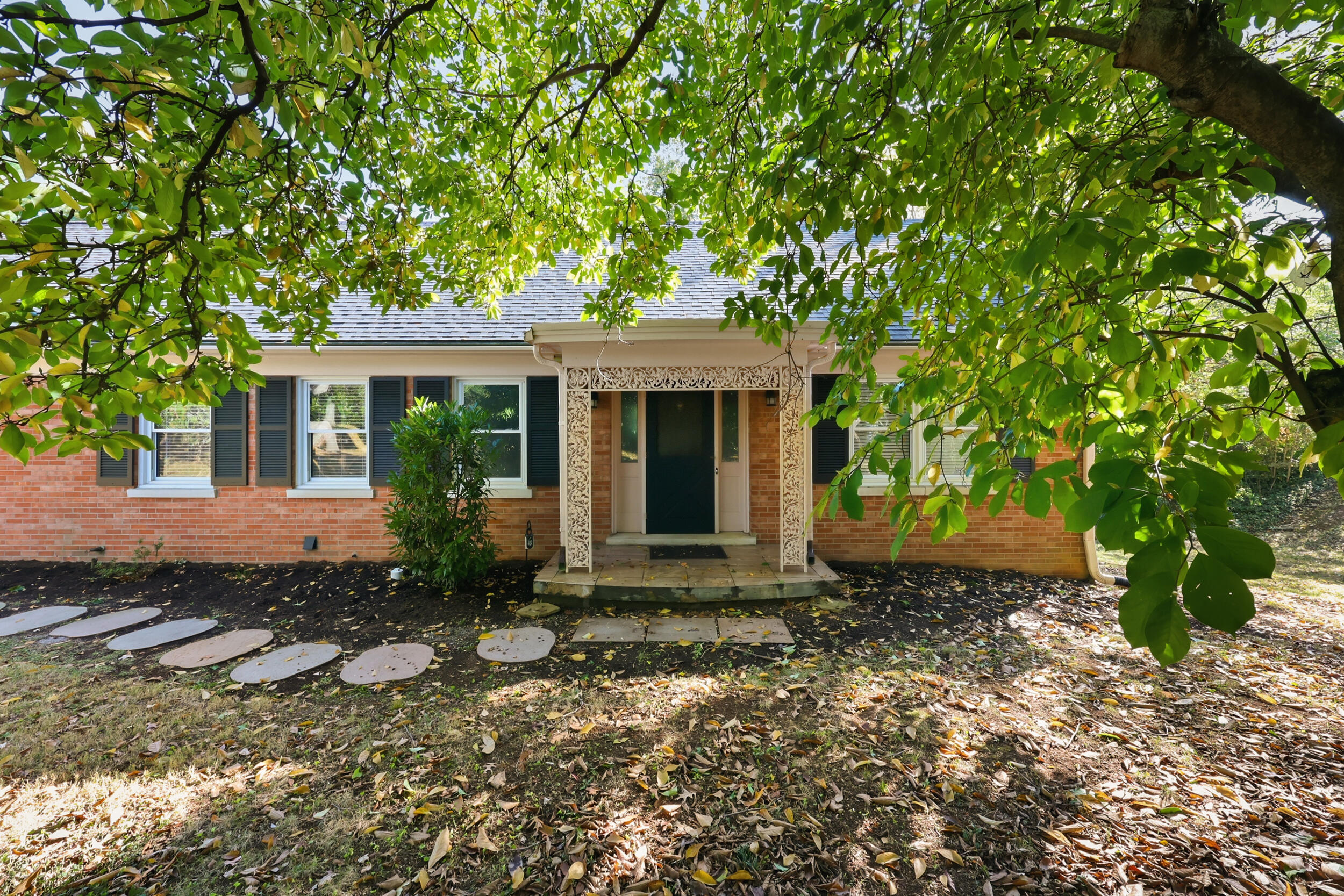 2516 Versailles Road Property Photo 3