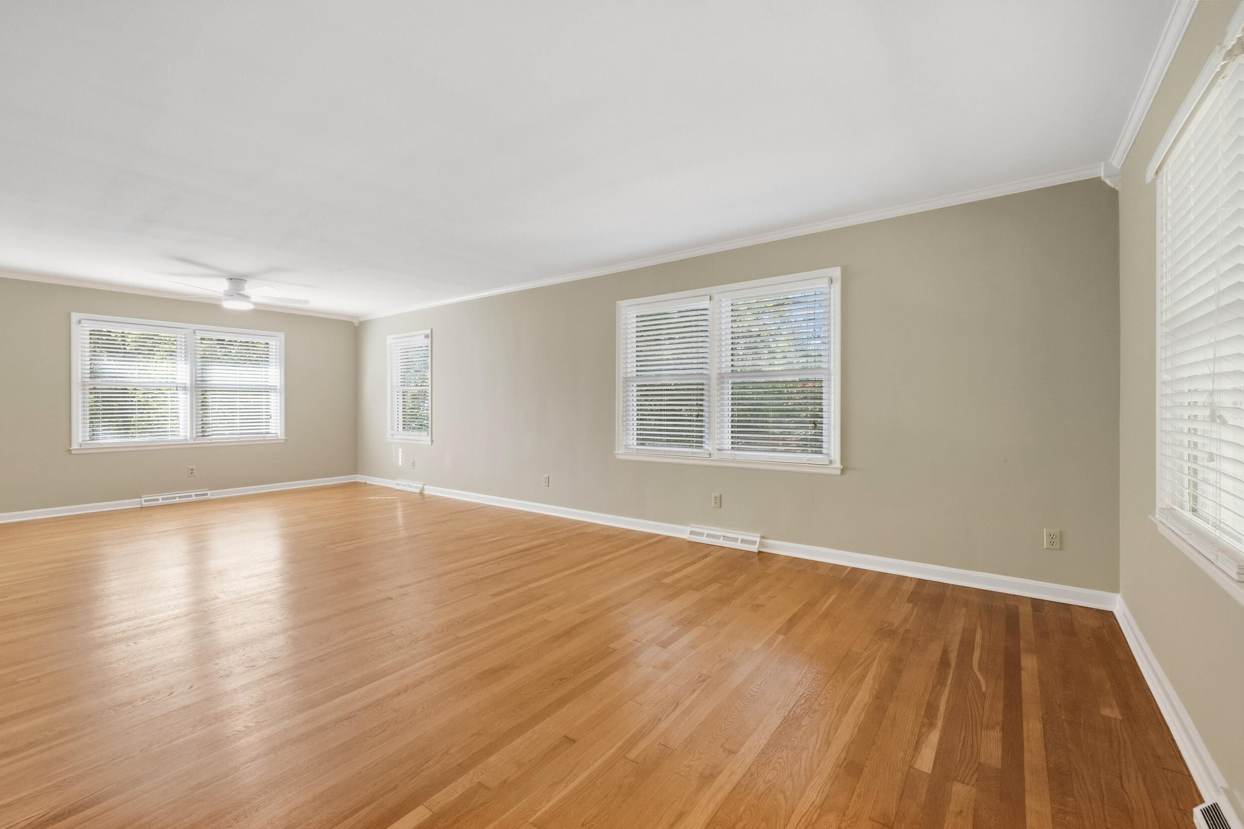 2516 Versailles Road Property Photo 7