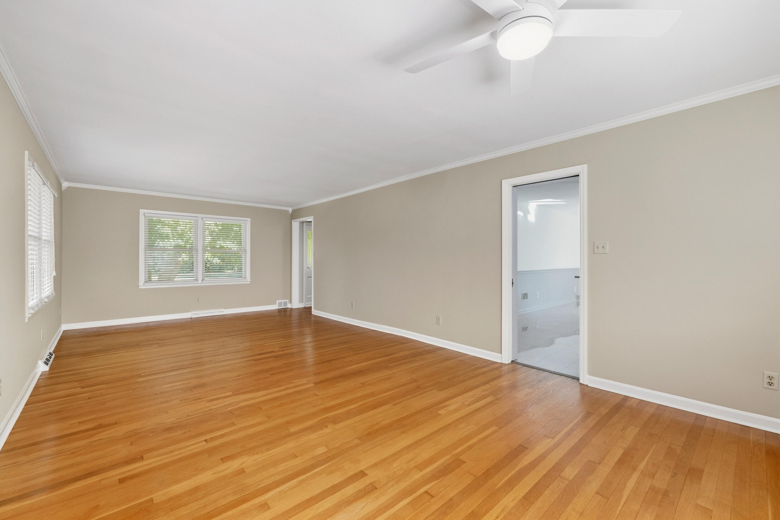 2516 Versailles Road Property Photo 8