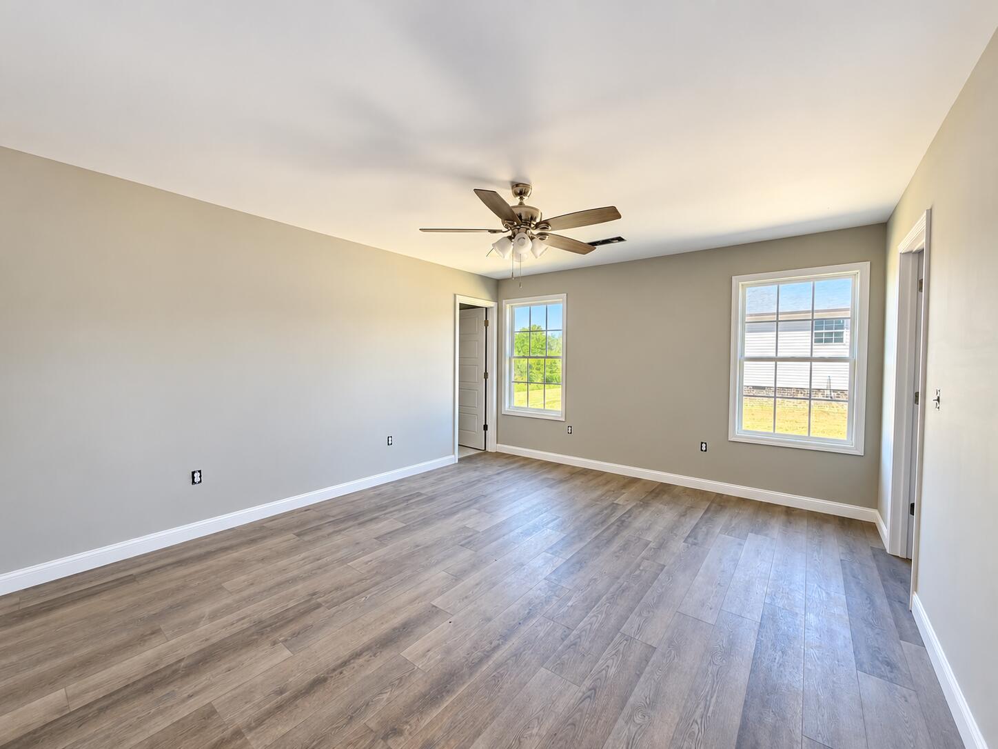 283 Stoney Creek Way Property Photo 4