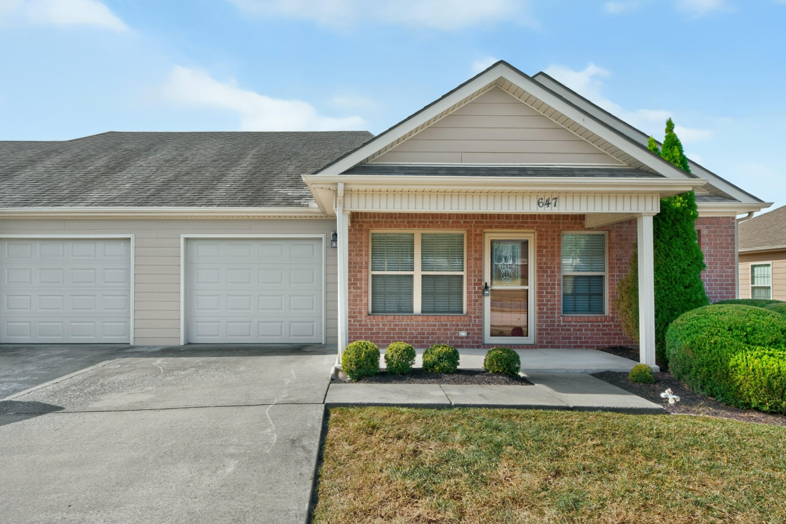 647 Woodside-walk Trail Property Photo 2