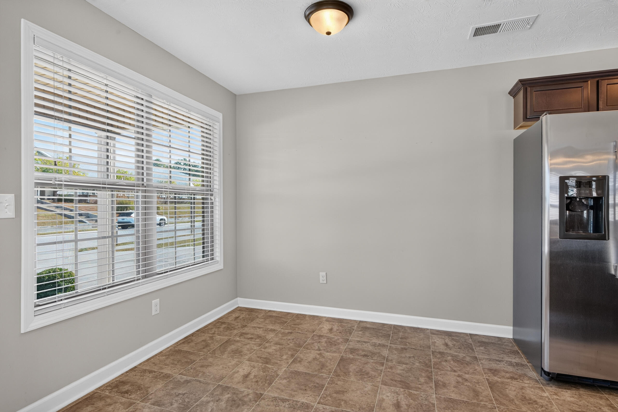 647 Woodside-walk Trail Property Photo 8