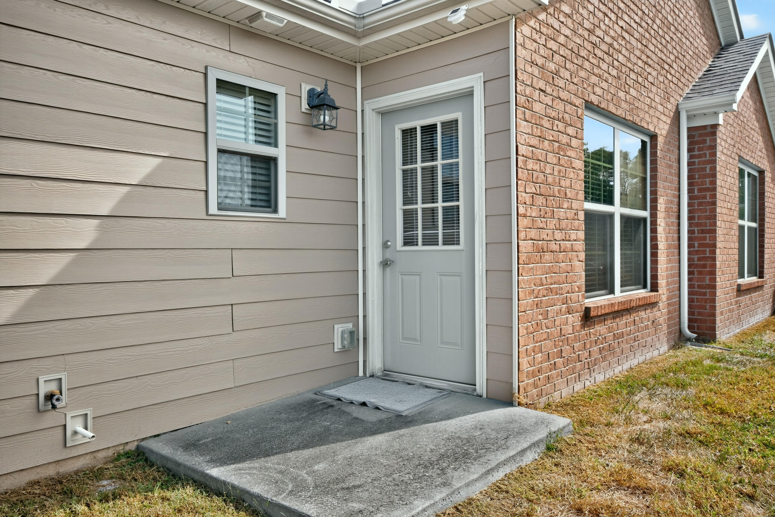 647 Woodside-walk Trail Property Photo 21