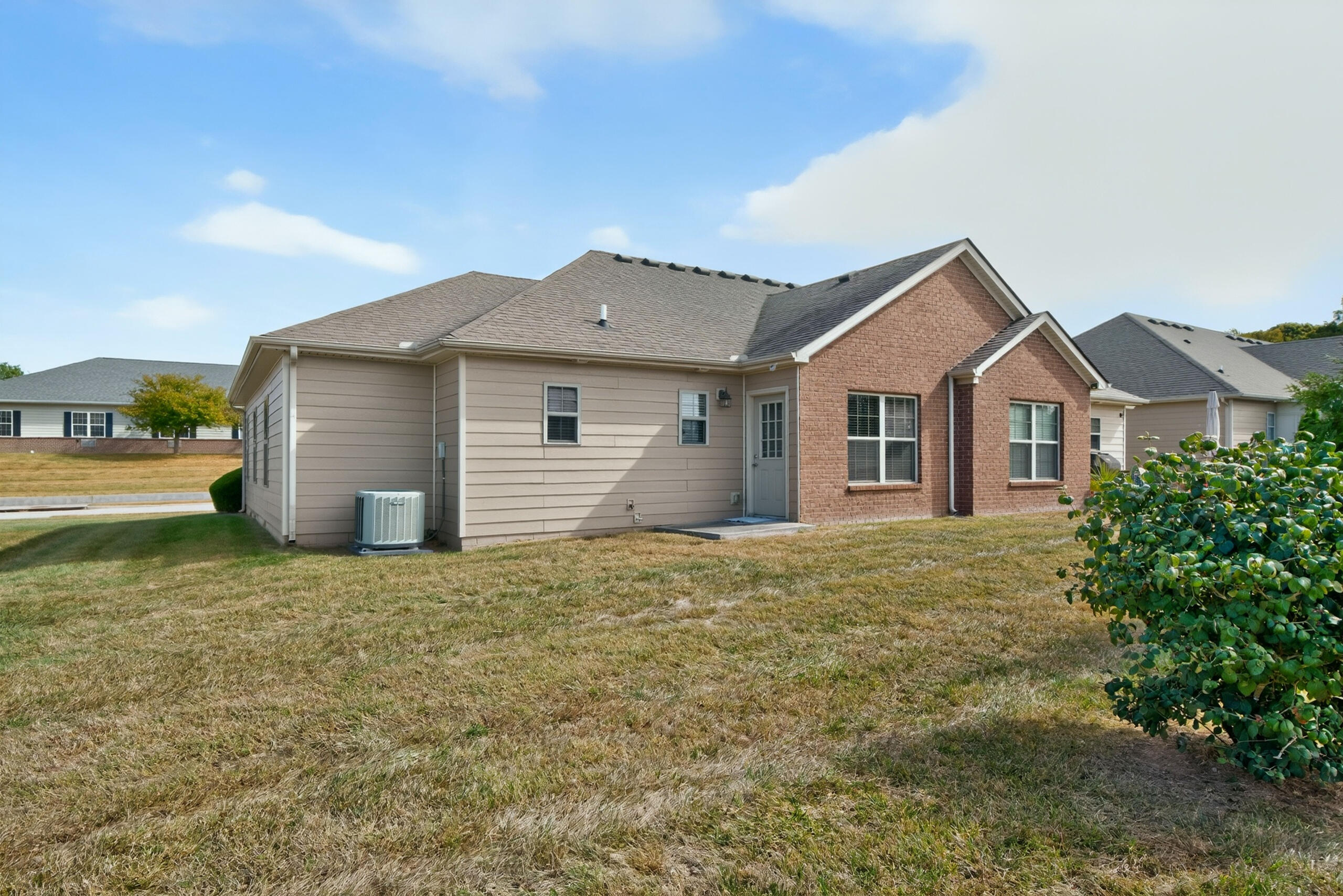 647 Woodside-walk Trail Property Photo 22