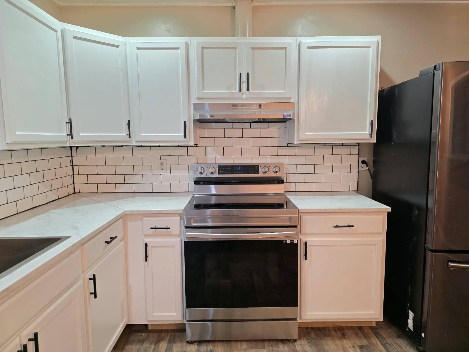 553 Queensway Drive Property Photo 7