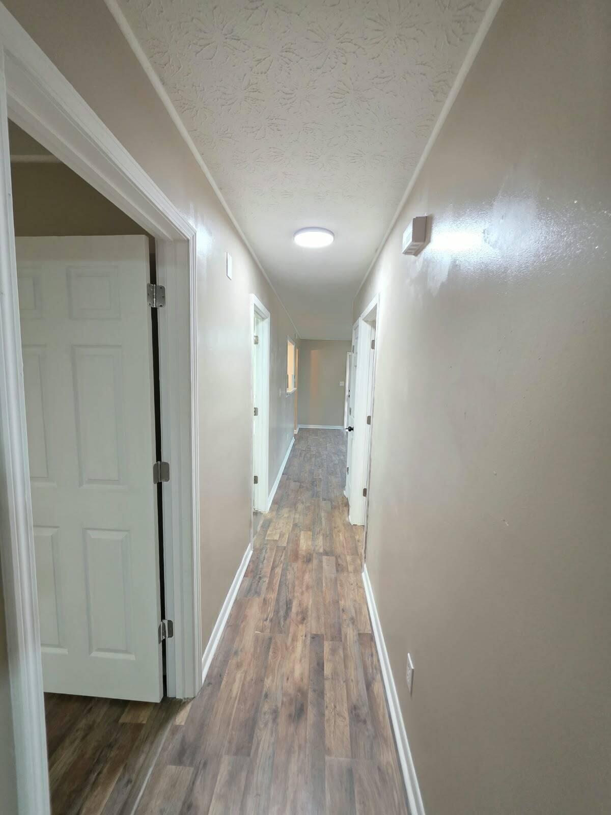 553 Queensway Drive Property Photo 10