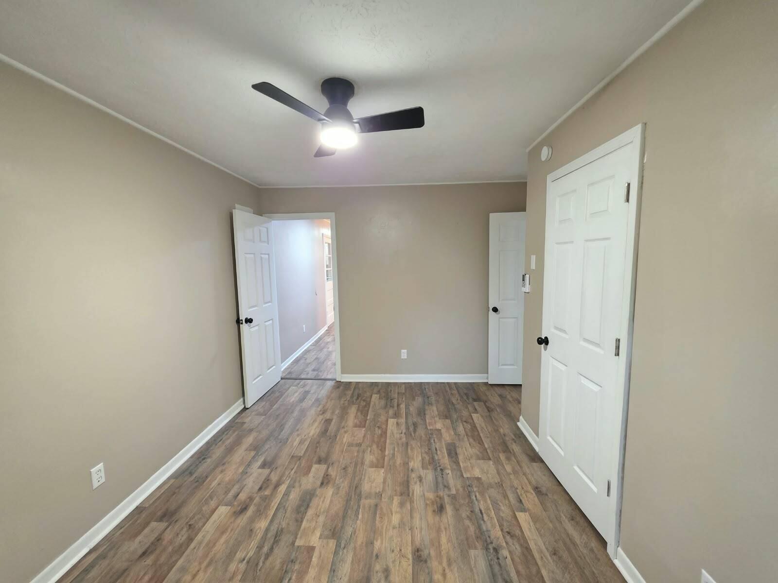 553 Queensway Drive Property Photo 13