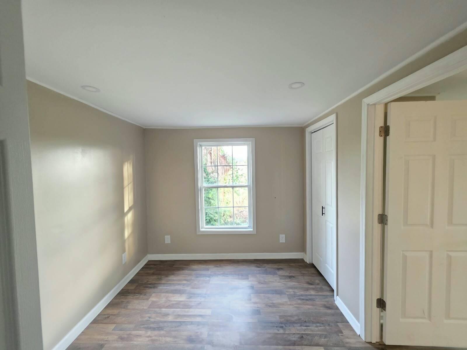 553 Queensway Drive Property Photo 15