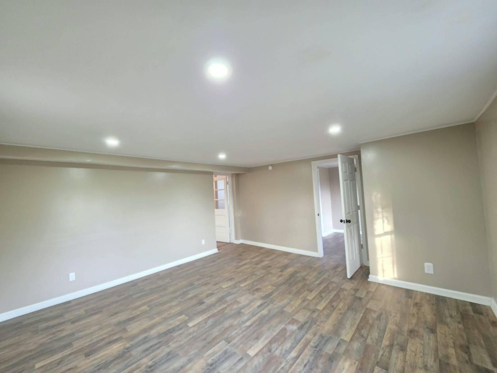 553 Queensway Drive Property Photo 17