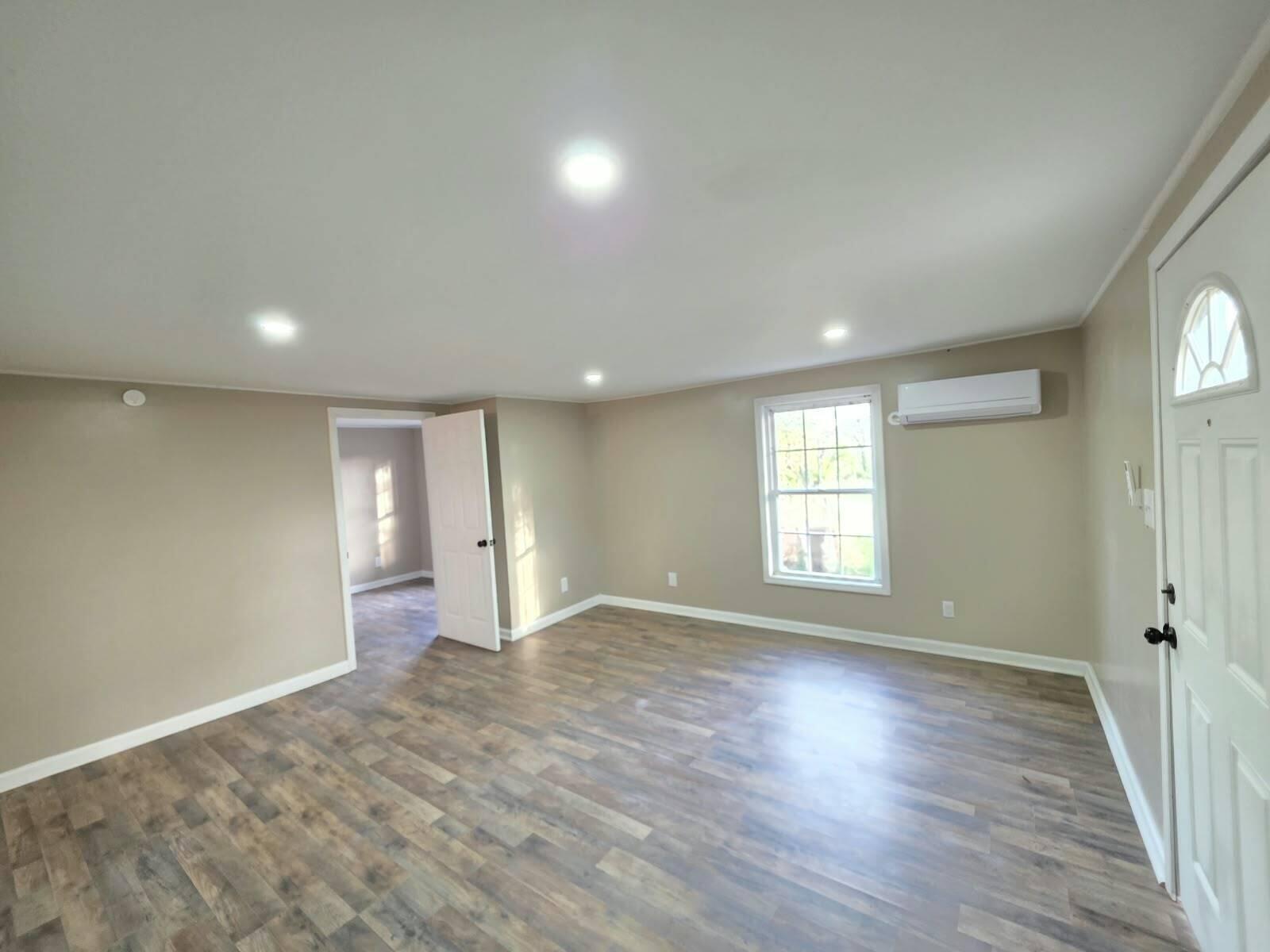 553 Queensway Drive Property Photo 22